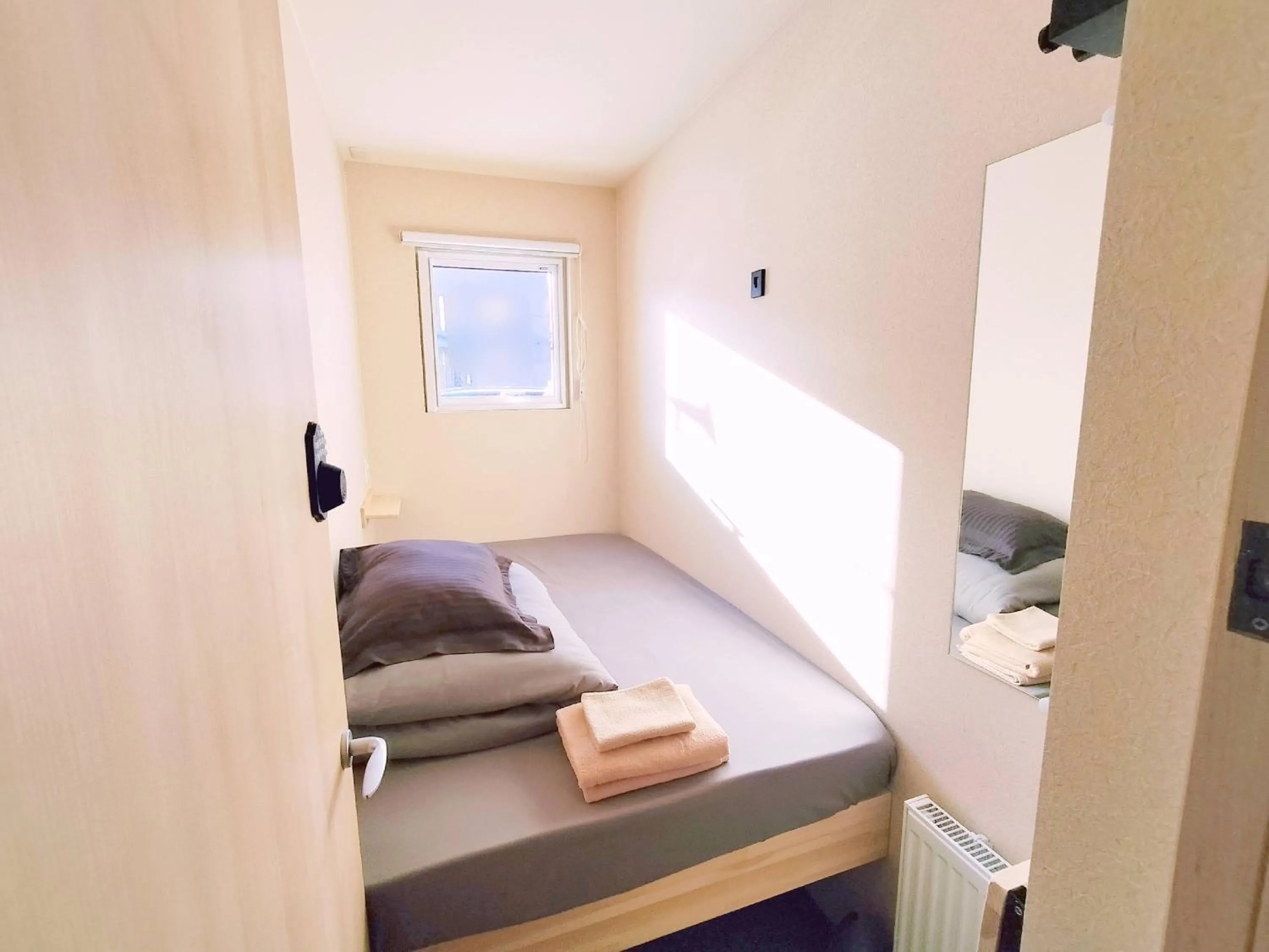 Small Single Room with Shared Shower and Toilet - single occupancy - Non-Smoking in Sho inn MINIMAL HOTEL 小樽駅から無料送迎あり