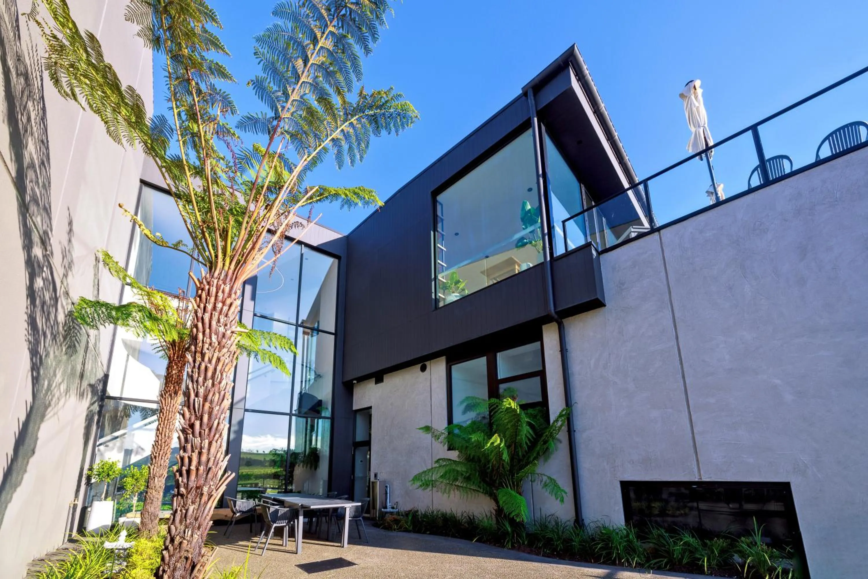 Property building in Re’em Yarra Valley