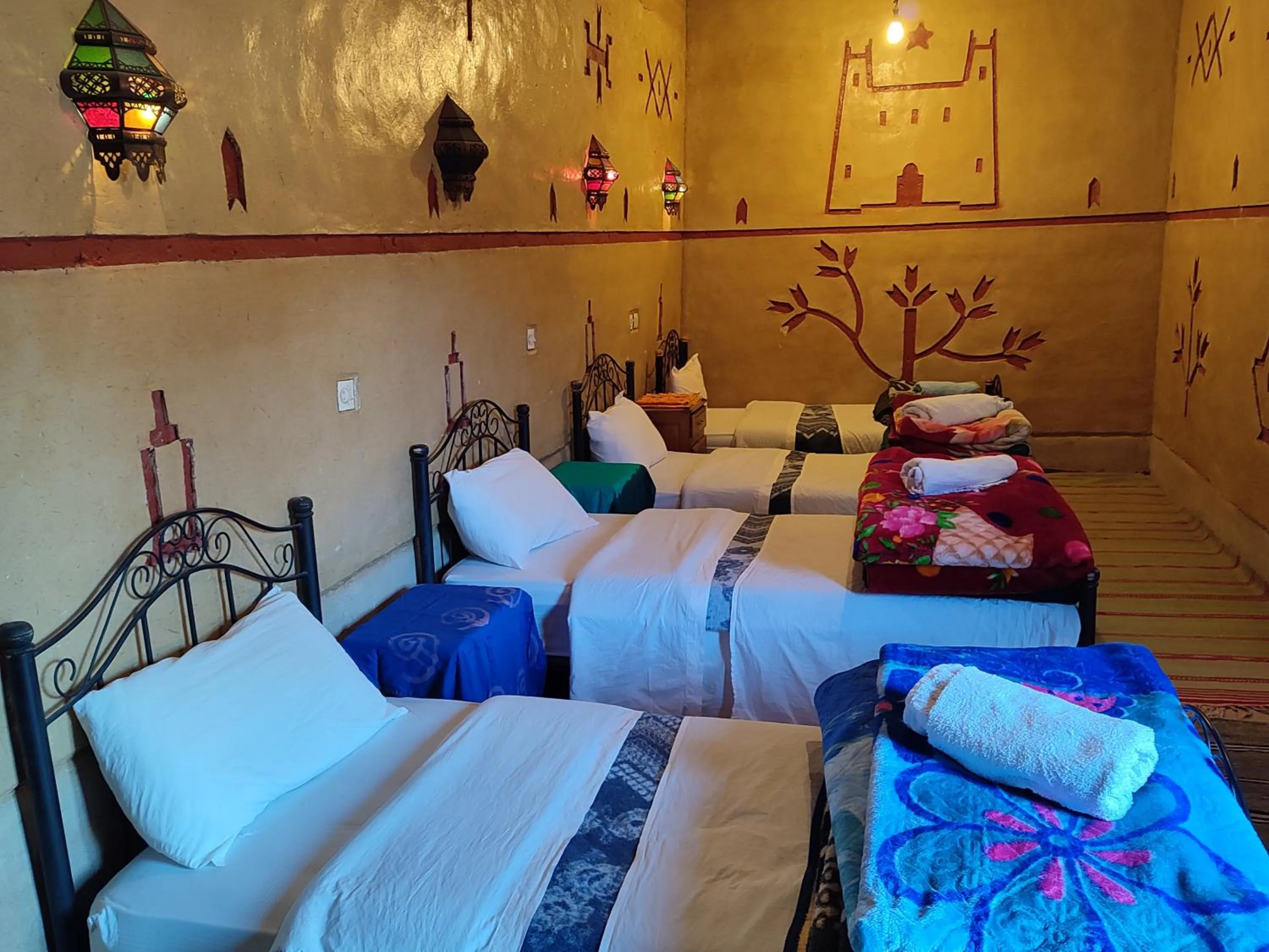 Bed in Auberge restaurant Afoud