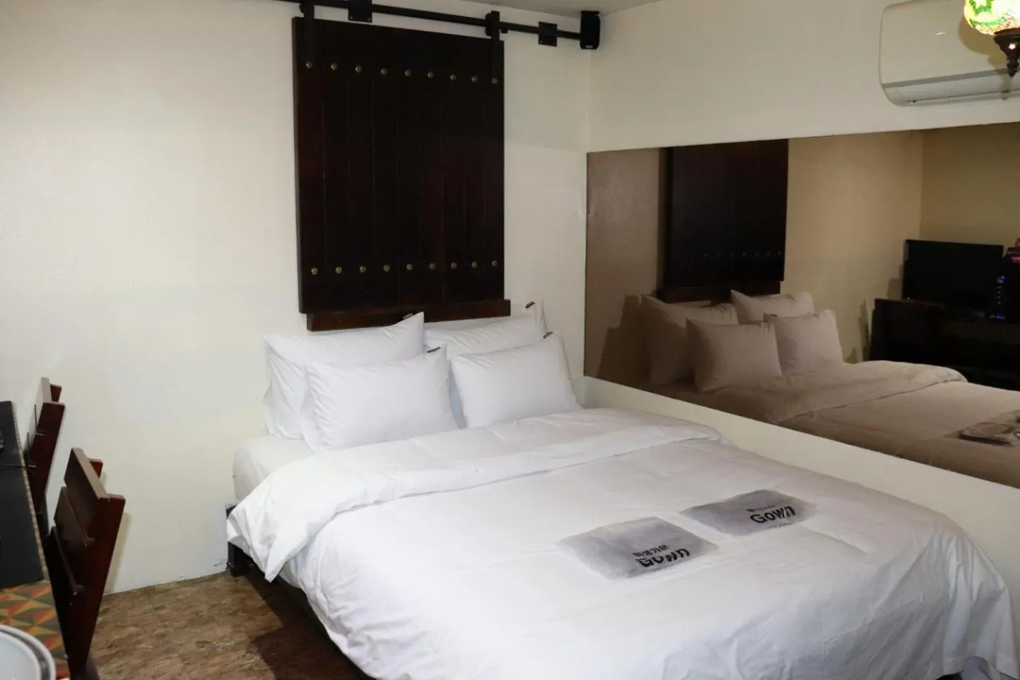 Bed in Hotel Marigold