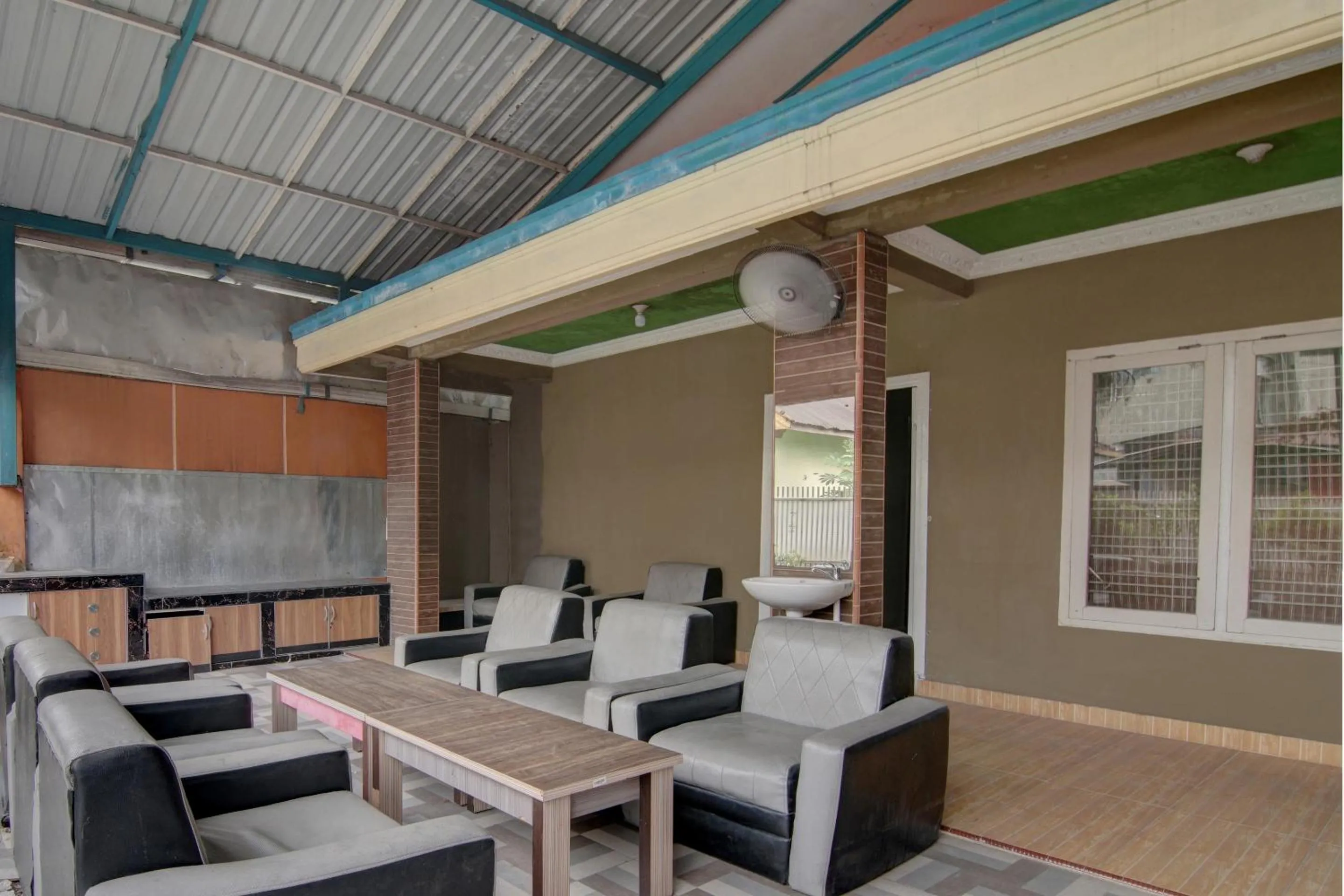 Lobby or reception in OYO 92833 Penginapan Syariah