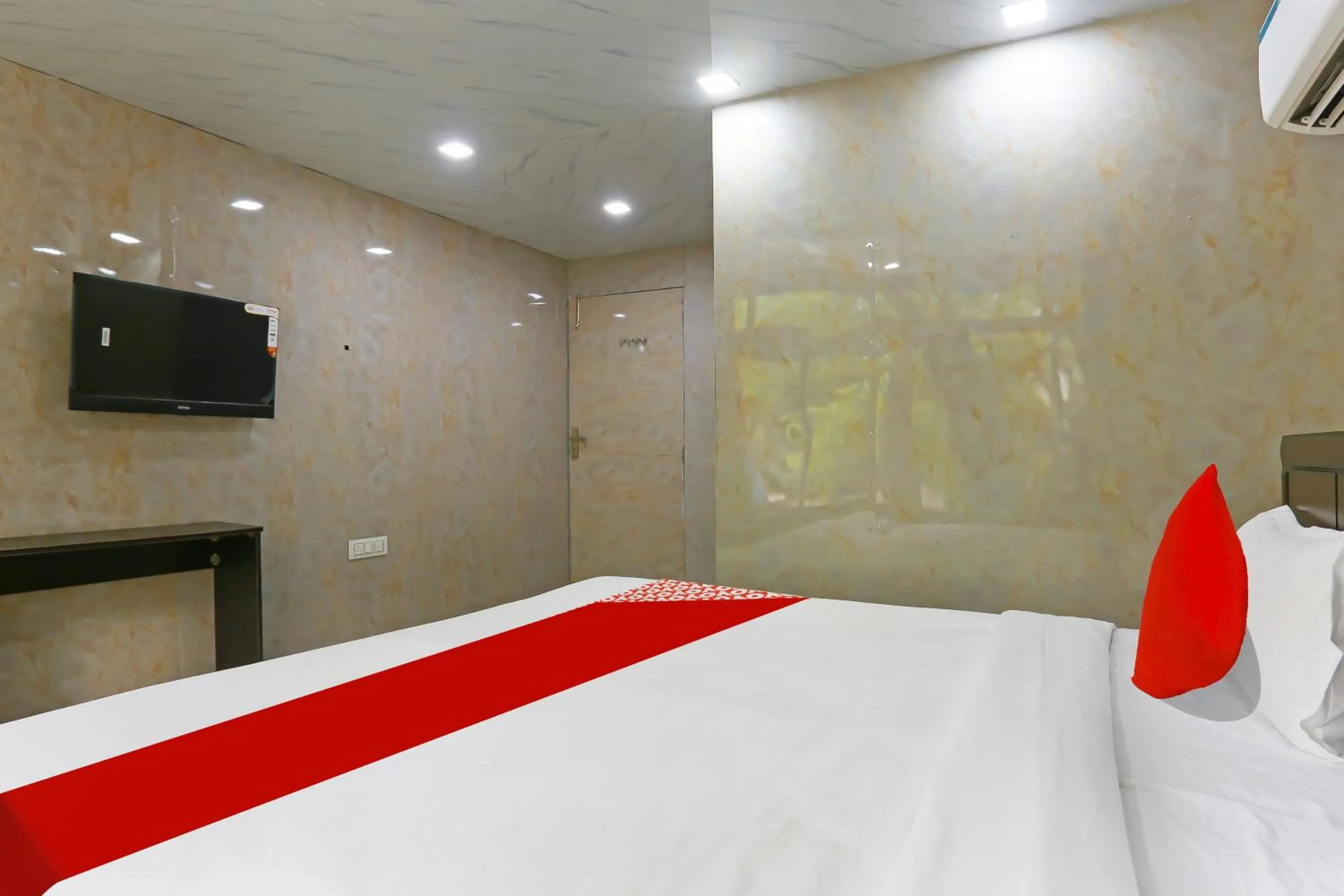 Bedroom in Hotel O Happy Hours