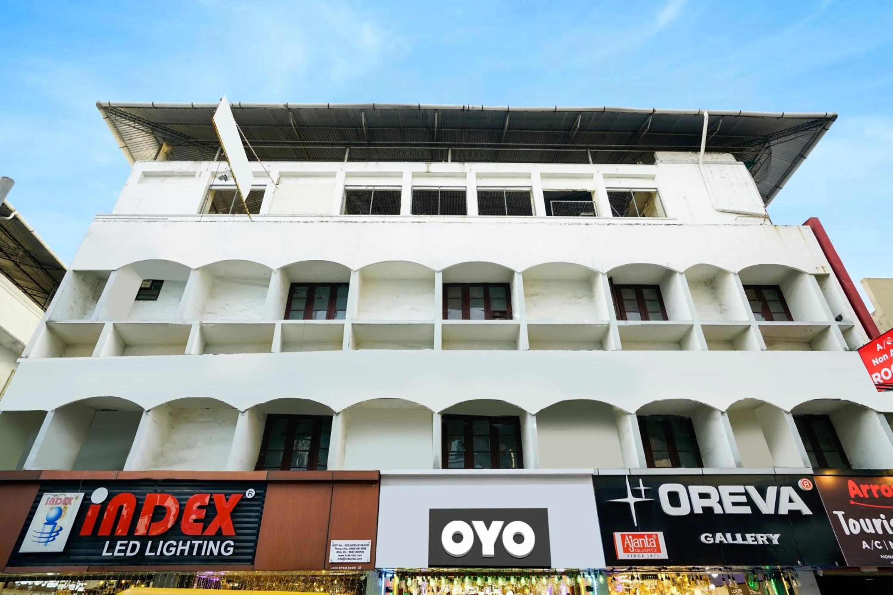 Facade/entrance, Property Building in OYO Flagship Arrows Tourist Home