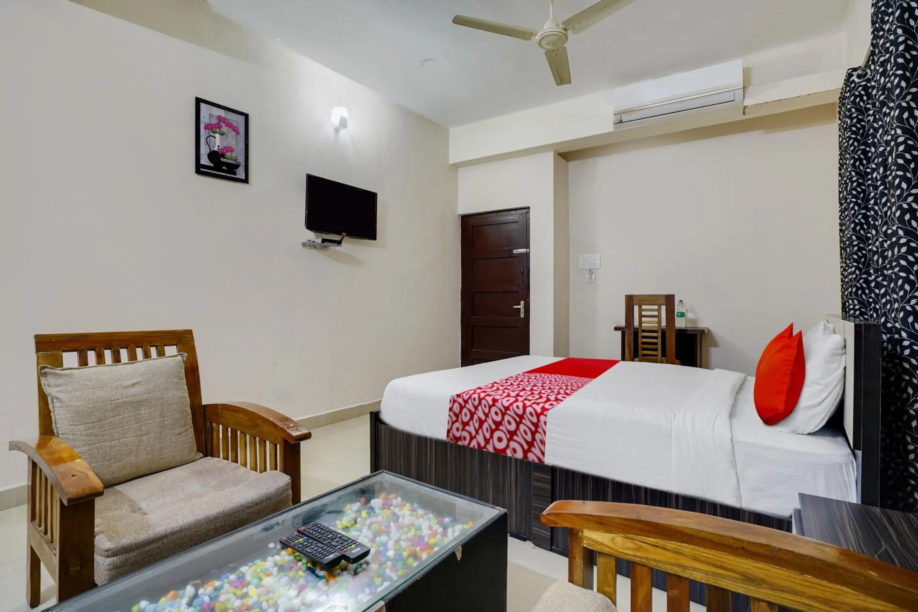 Bedroom in OYO Flagship Arrows Tourist Home