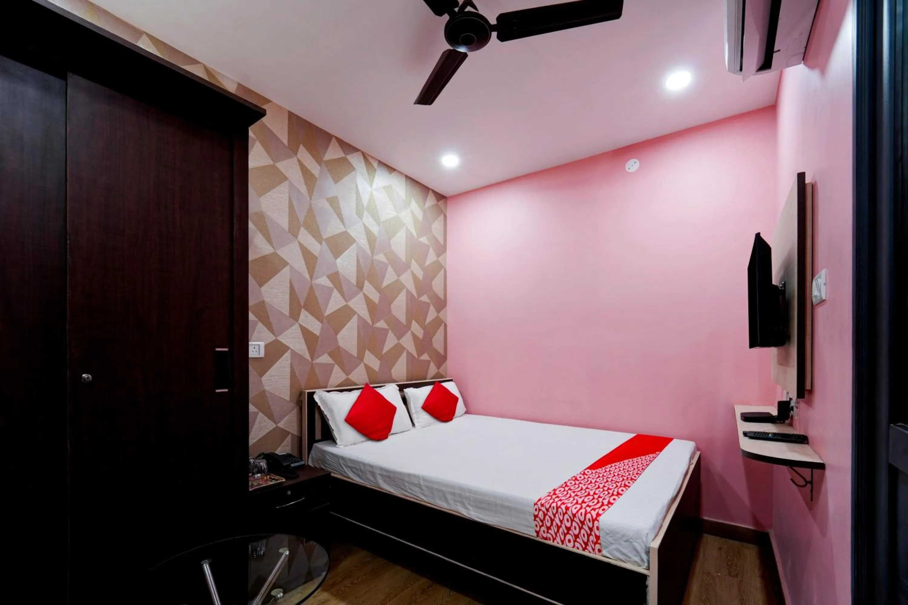 Bedroom in Hotel O Jai Jagannath Inn