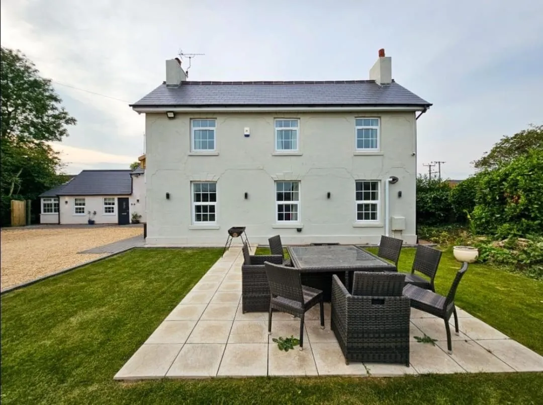 Property building in Granary Villa