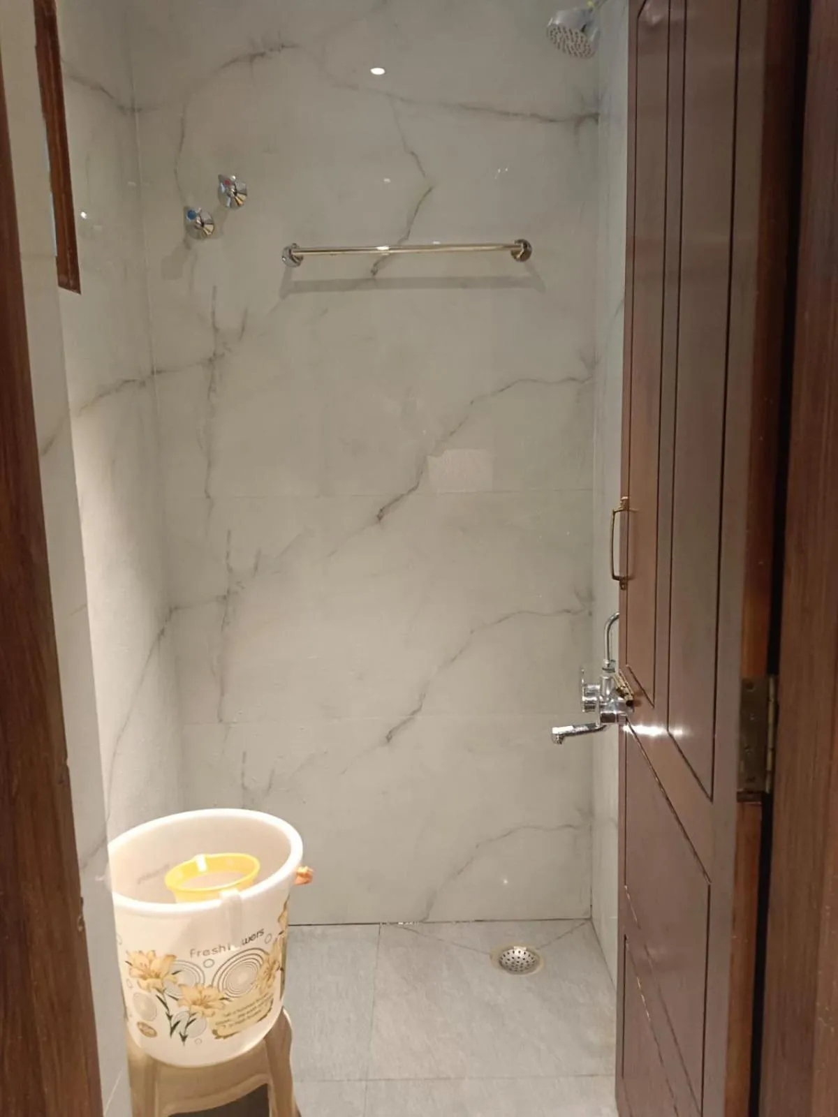 Shower in ARUNACHALA INN