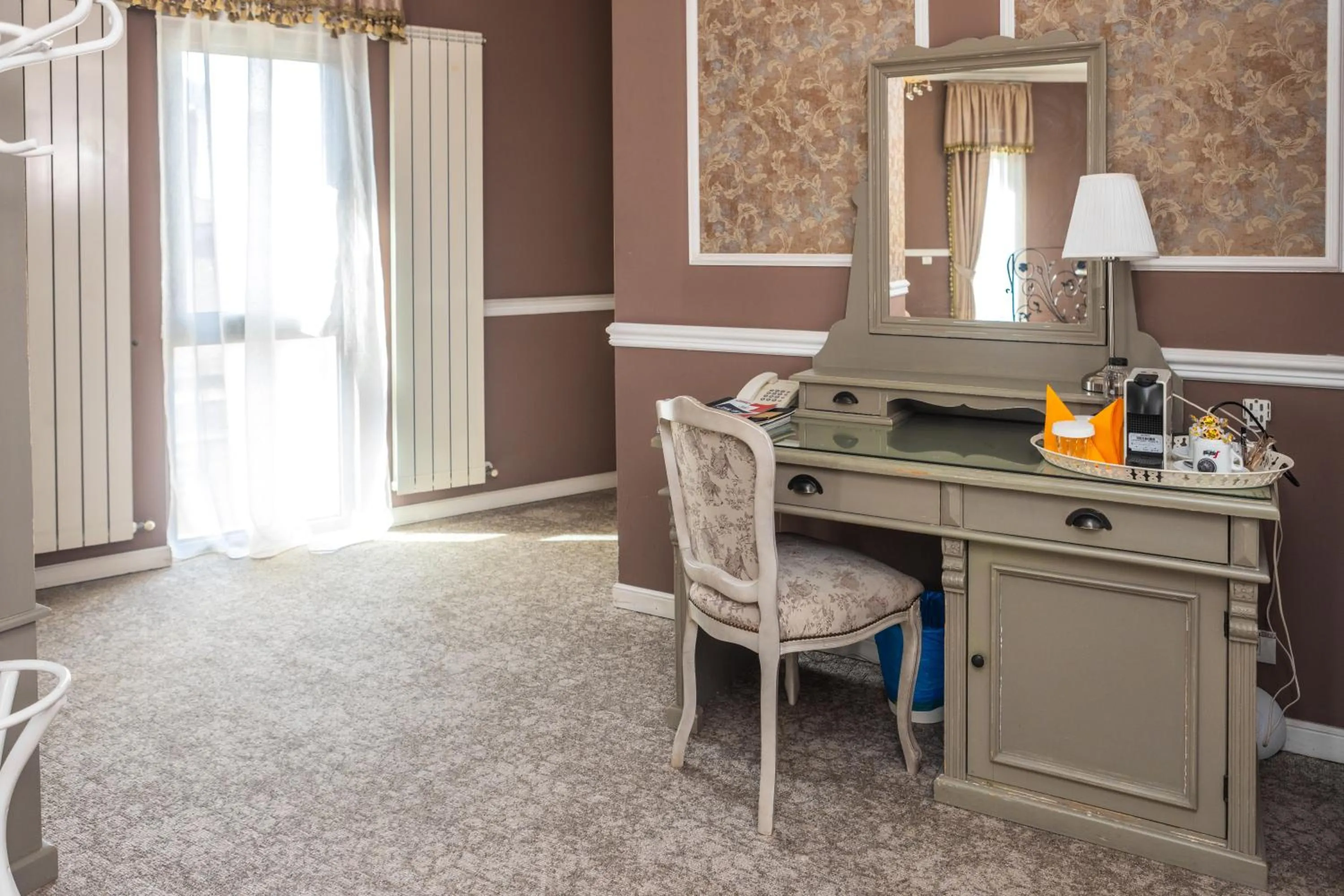 hair dresser in Villa Boutique Lafayette