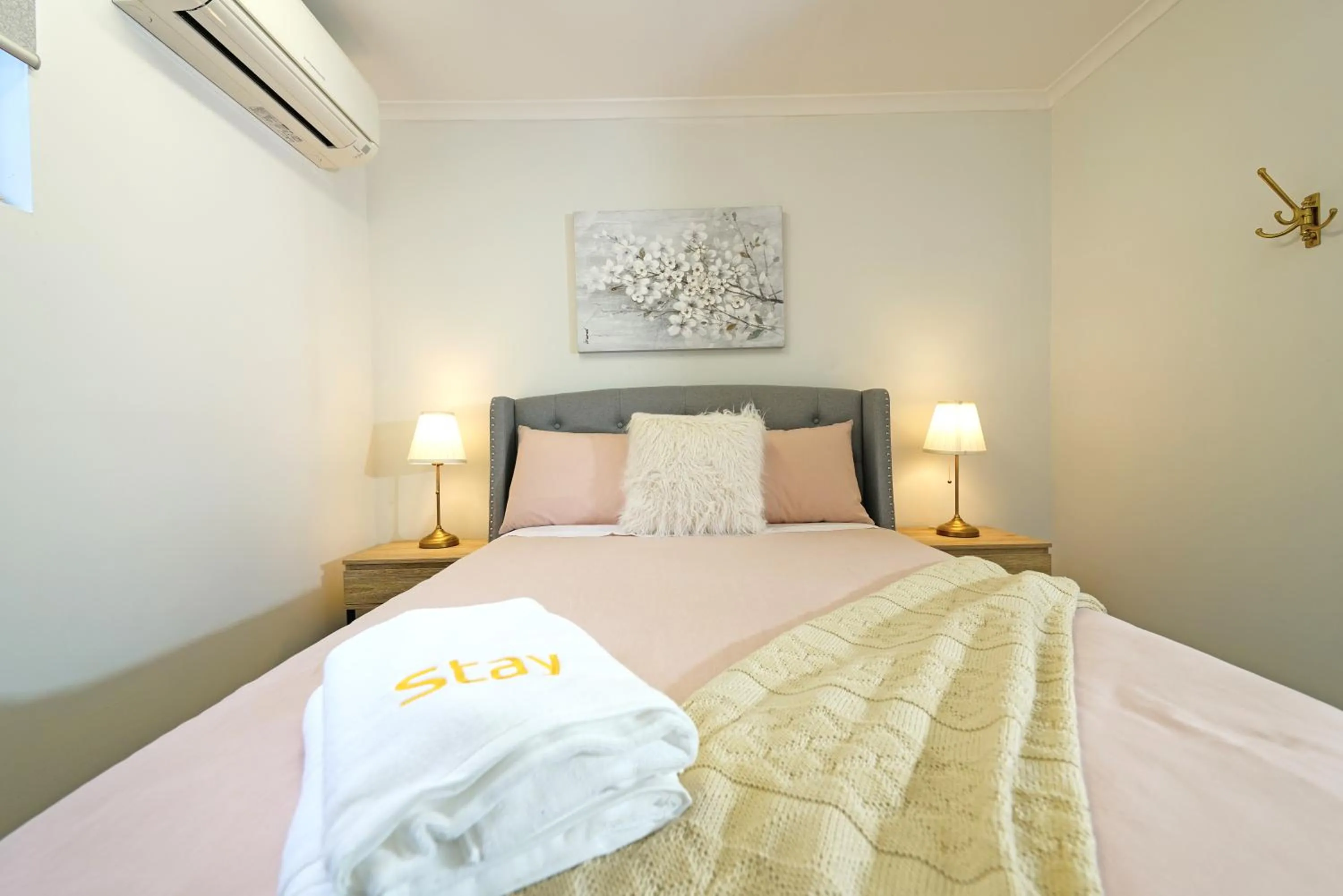 Pet Friendly Well-appointed 3BM Retreat Parking Netflix