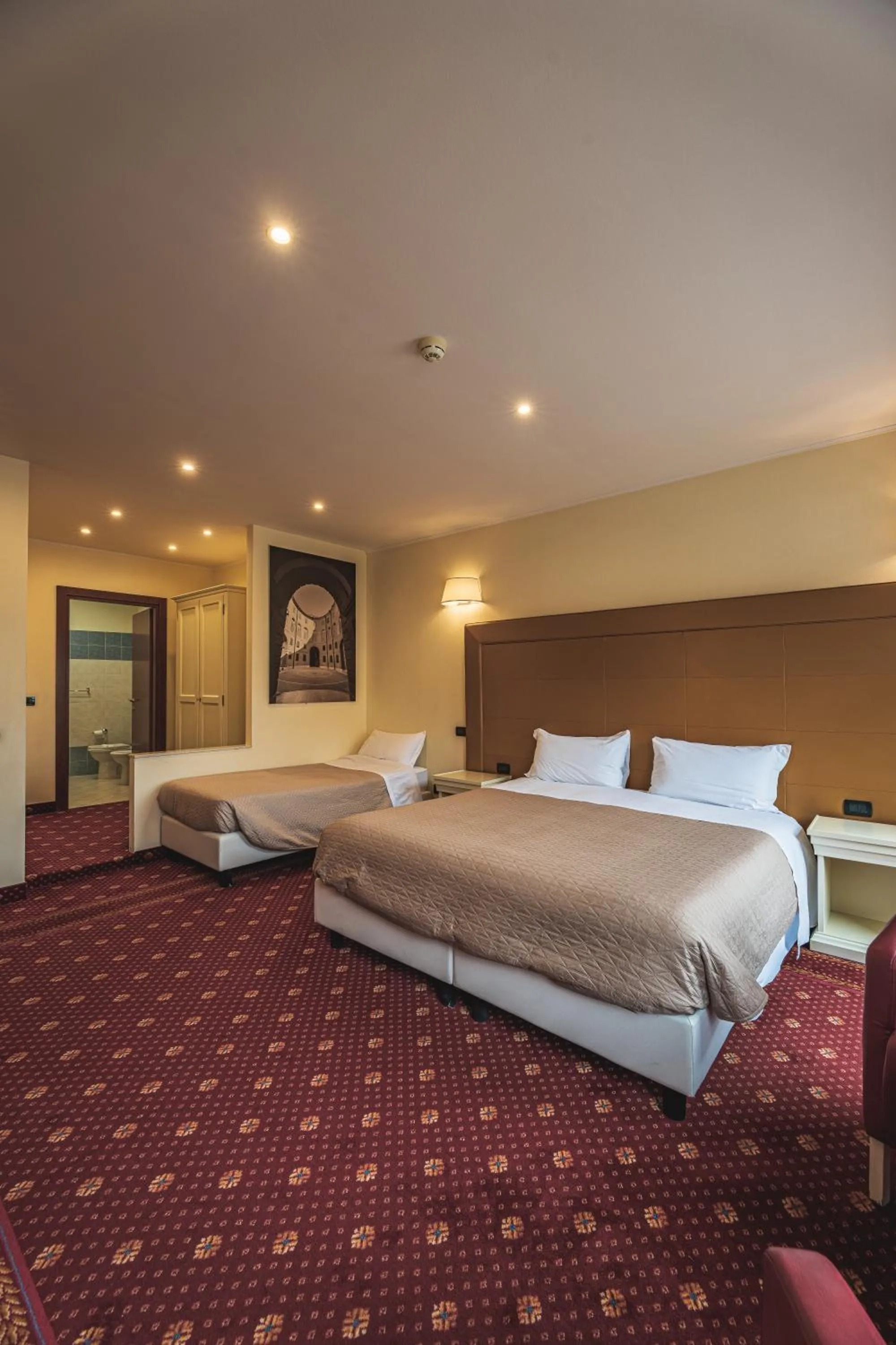 Photo of the whole room, Bed in THE DOME - Panoramic Rooms