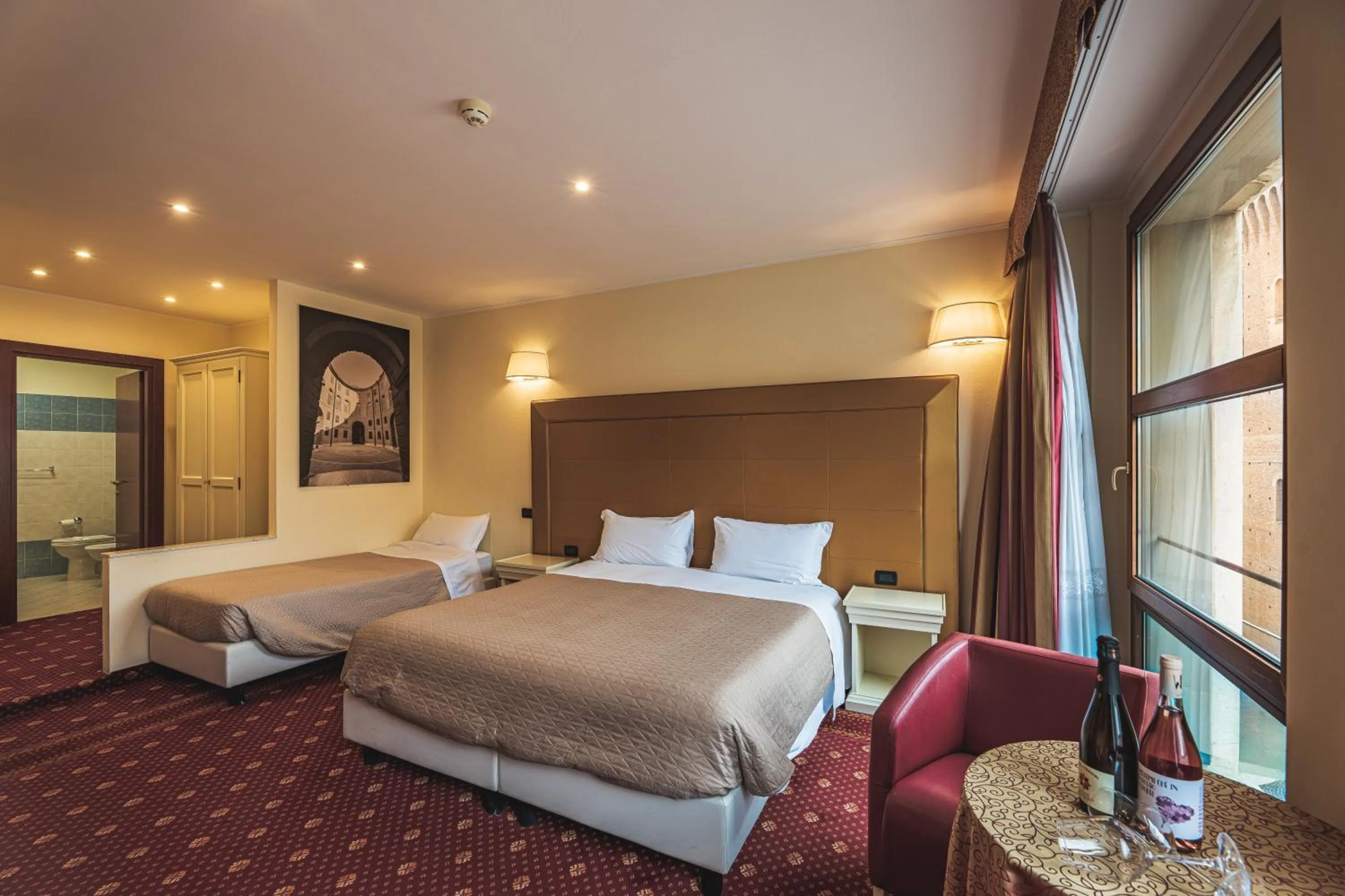 Photo of the whole room, Bed in THE DOME - Panoramic Rooms