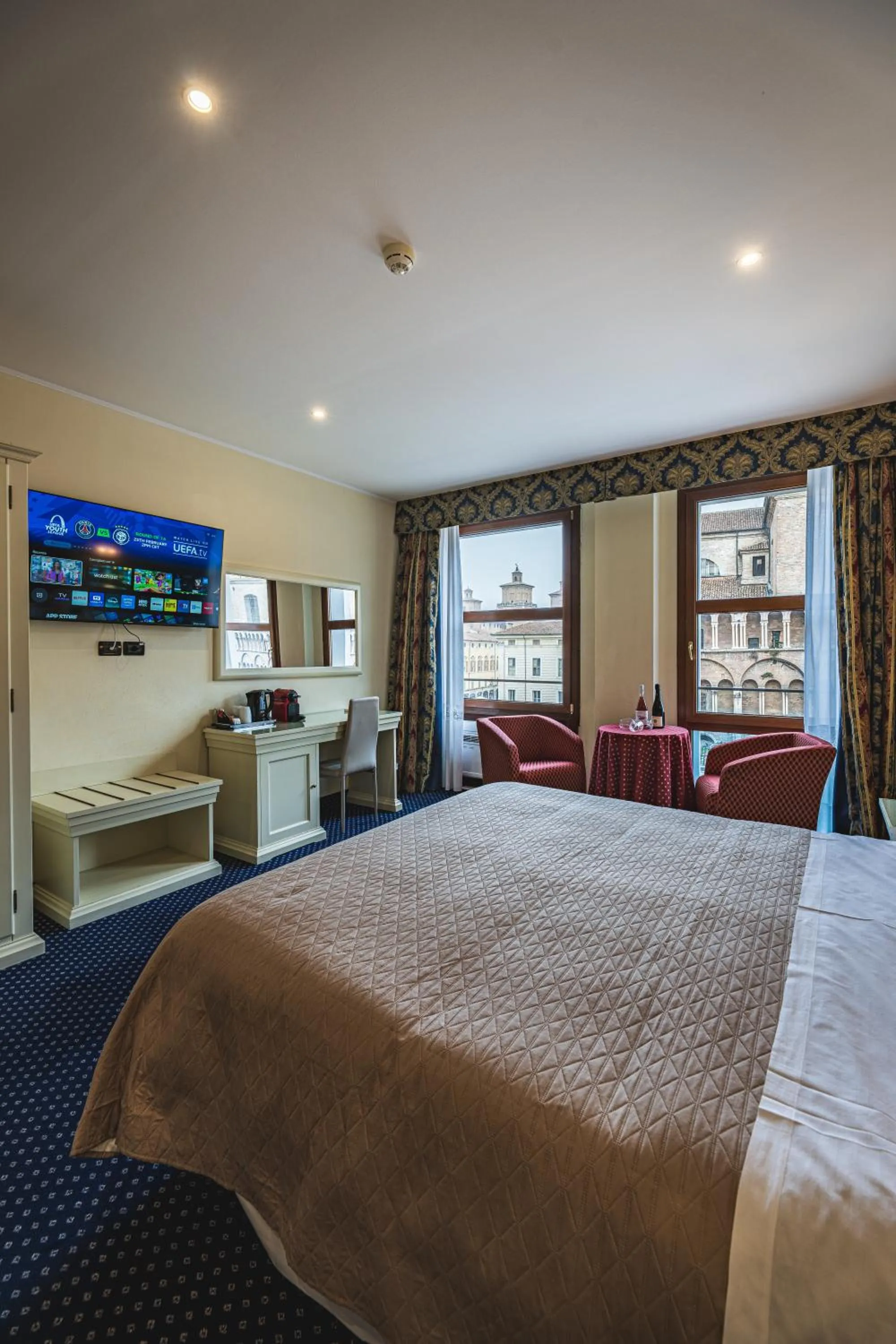 Bed in THE DOME - Panoramic Rooms