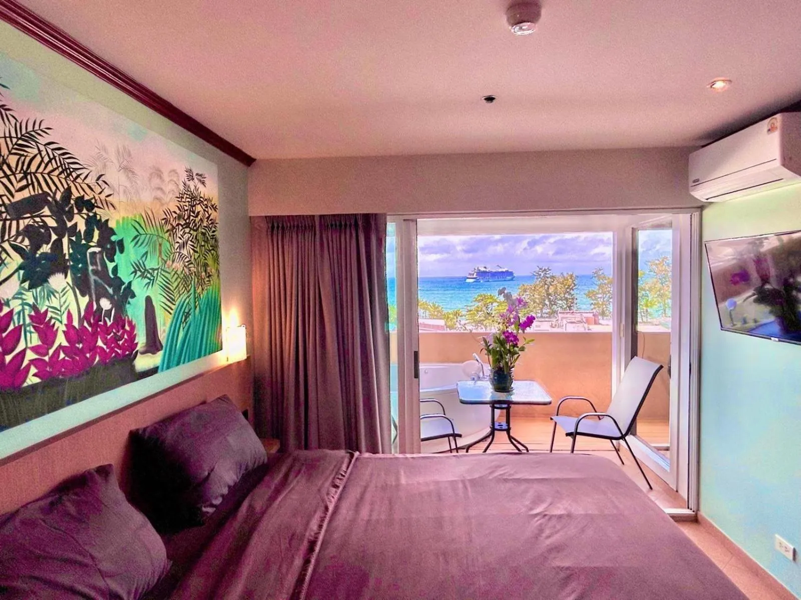 Bed in Patong Tower Holiday Rentals