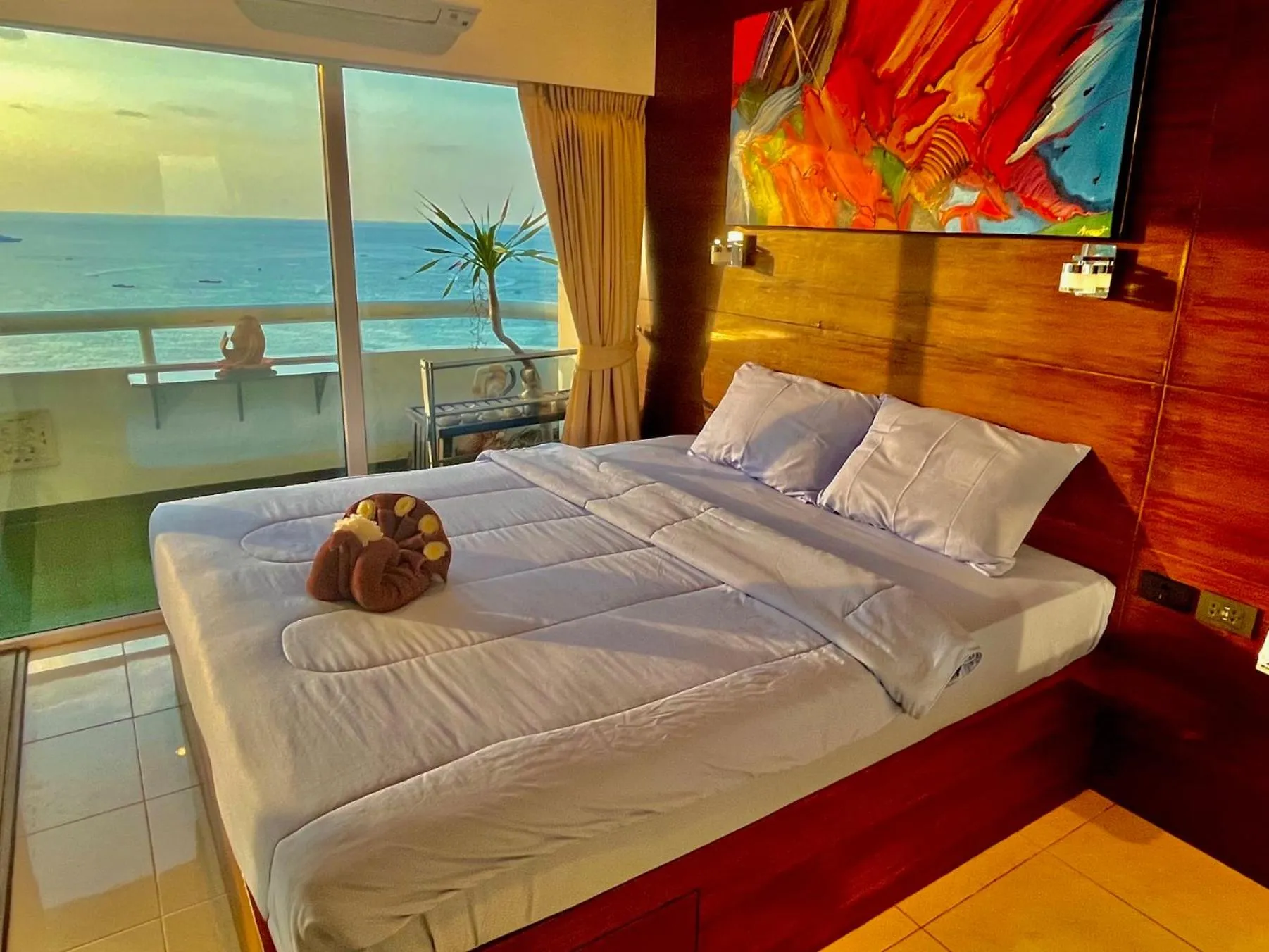 Bed in Patong Tower Holiday Rentals
