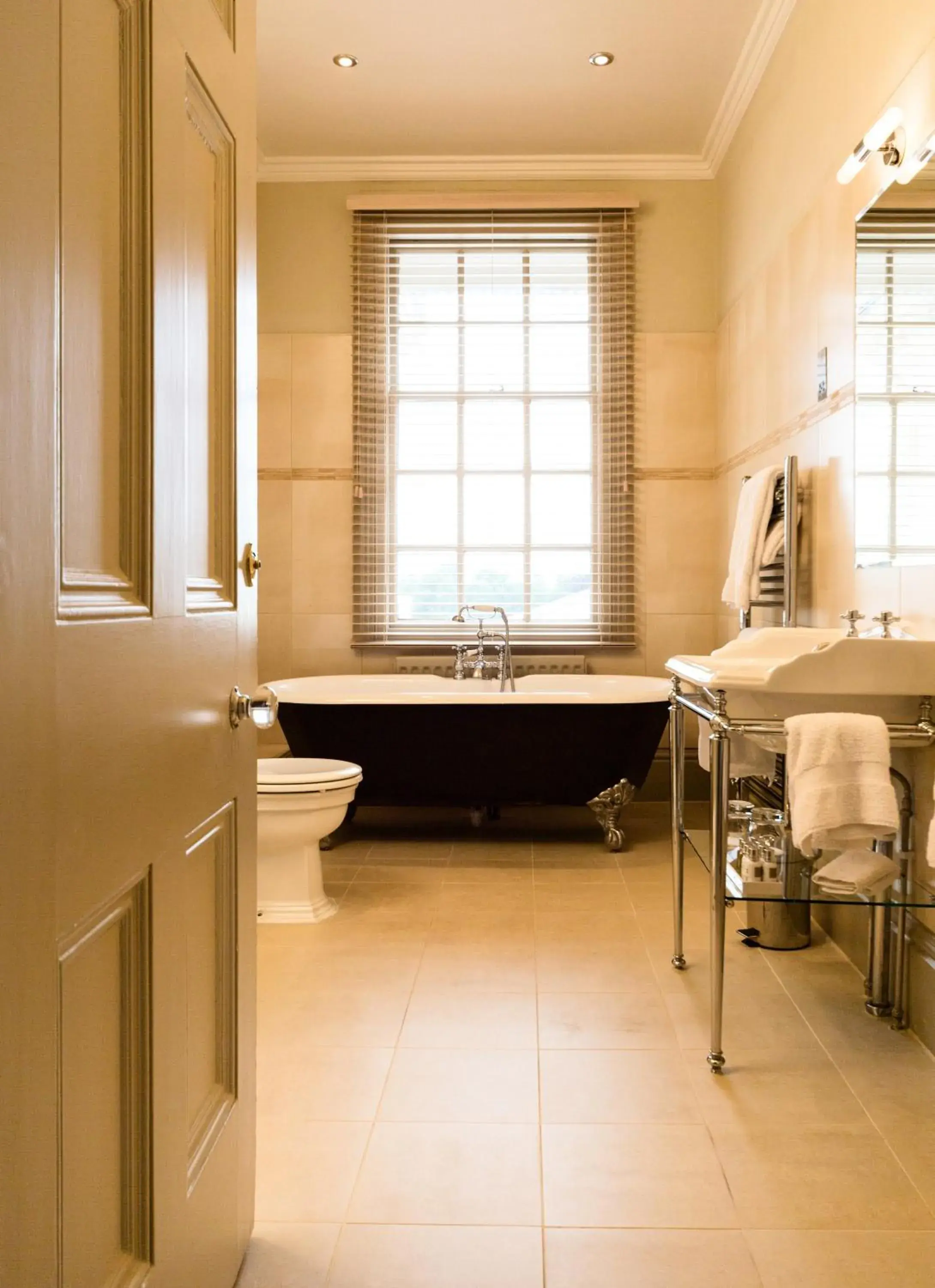 Bathroom in Brockencote Hall Bathroom in Brockencote Hall