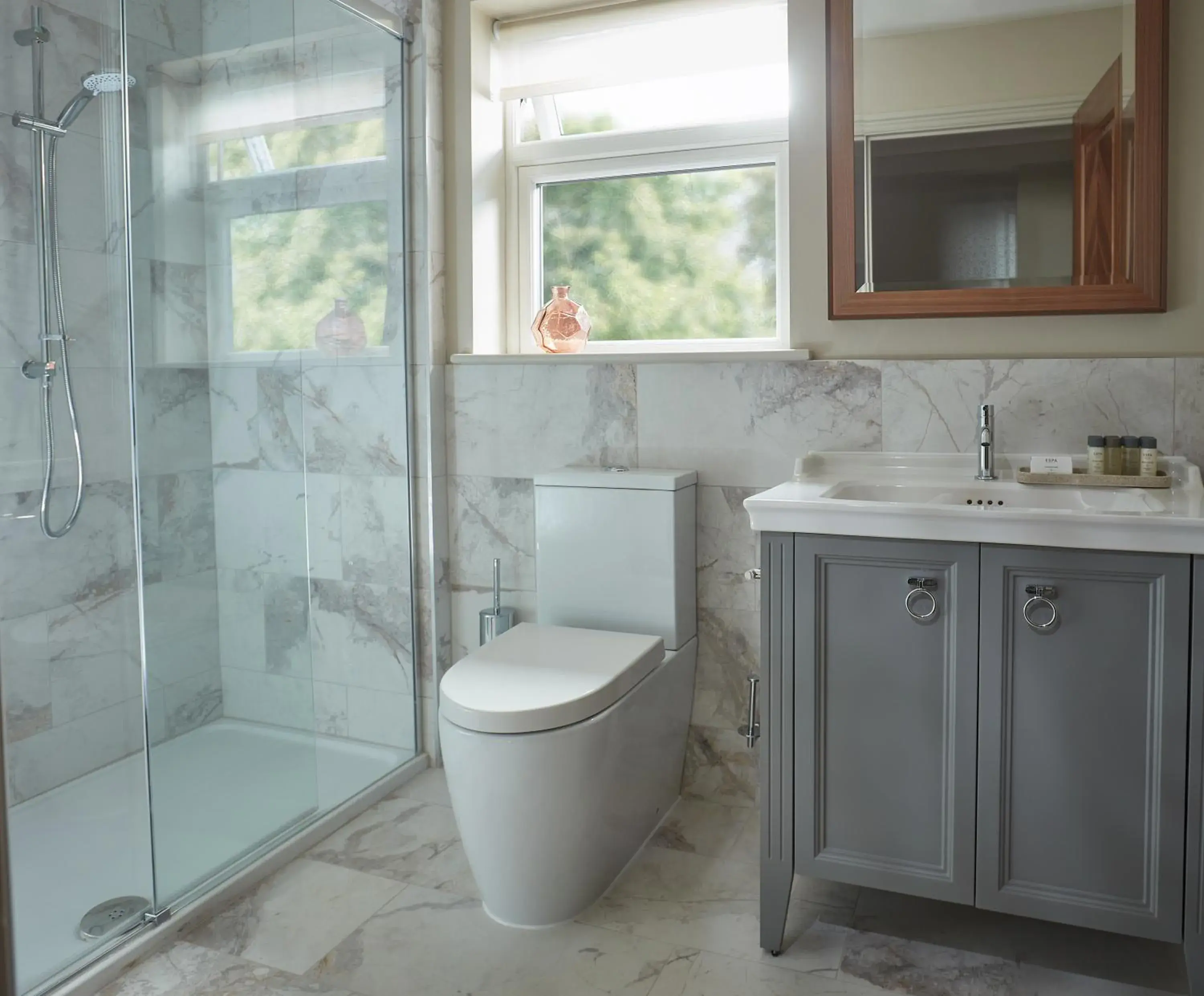 Bathroom in Brockencote Hall Bathroom in Brockencote Hall