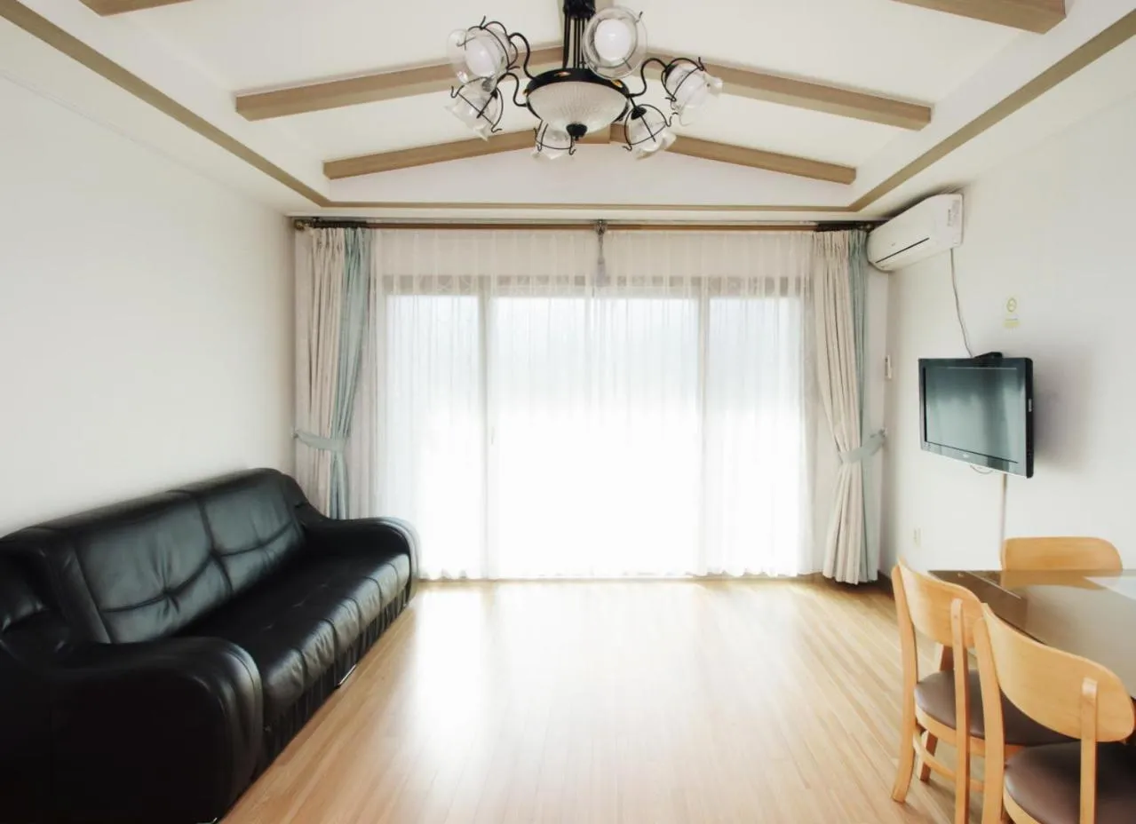 Jeju Soranghozen Pension