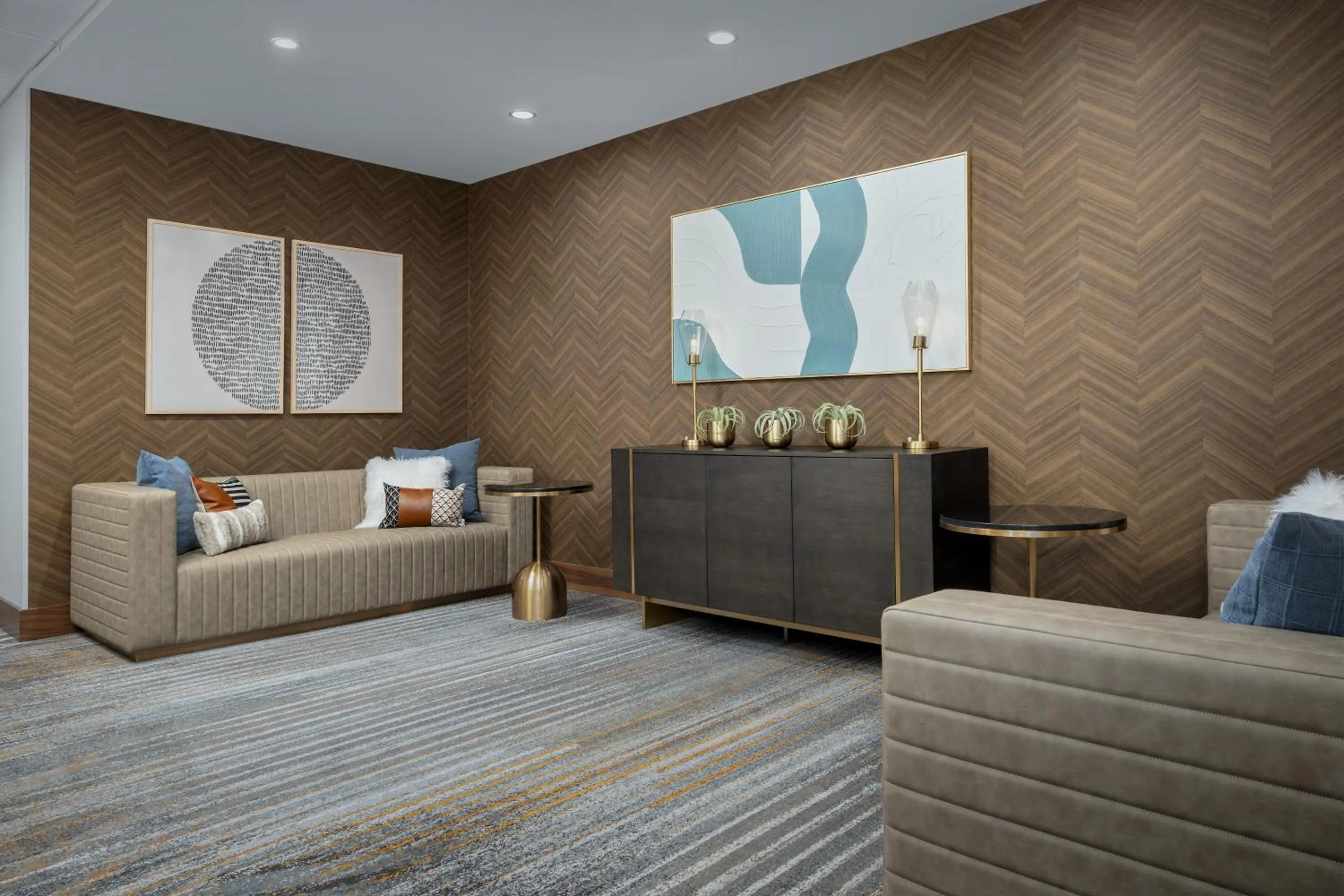 Seating area in Courtyard by Marriott Bozeman