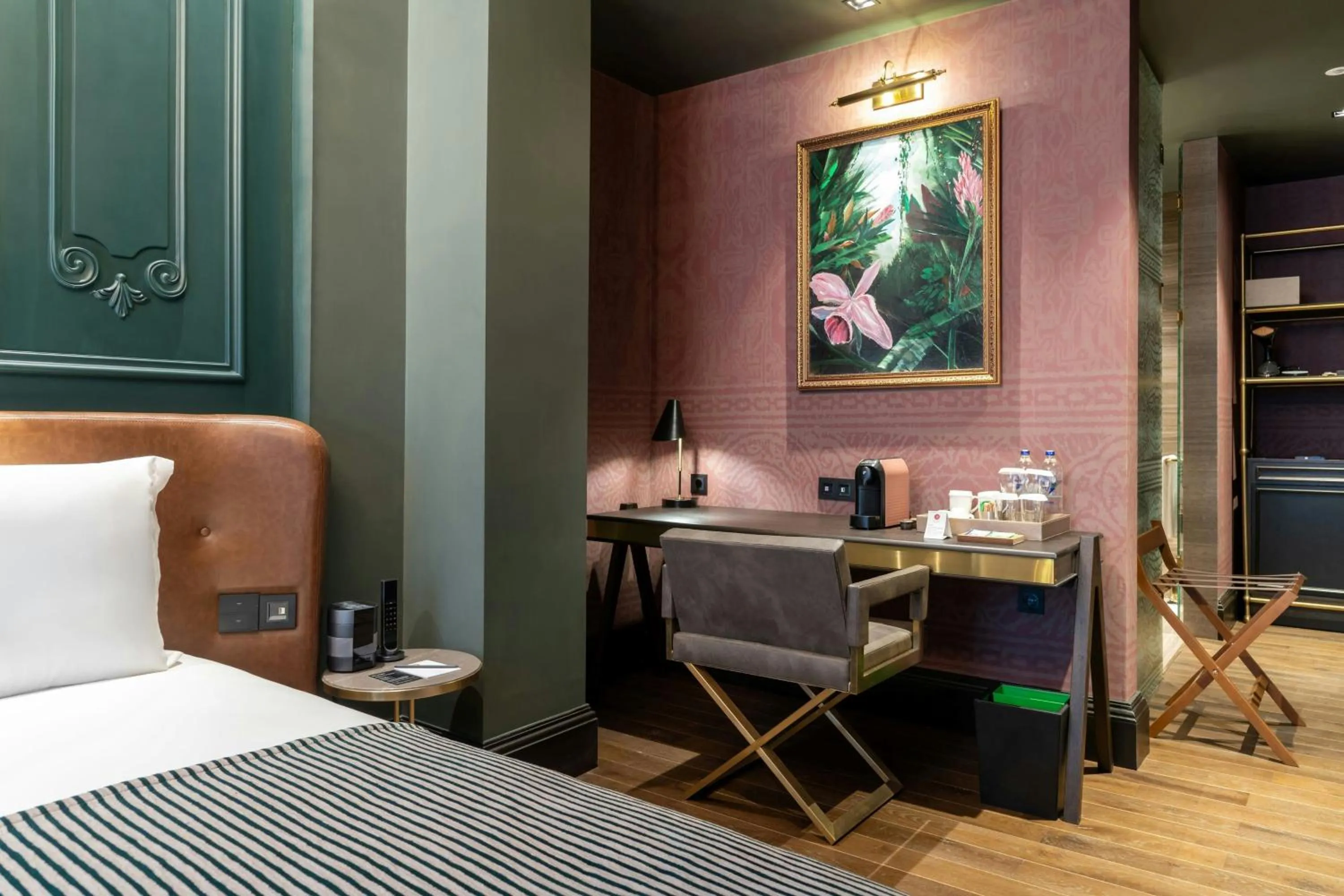 Photo of the whole room, Bed in Orient Occident Hotel Istanbul, Autograph Collection