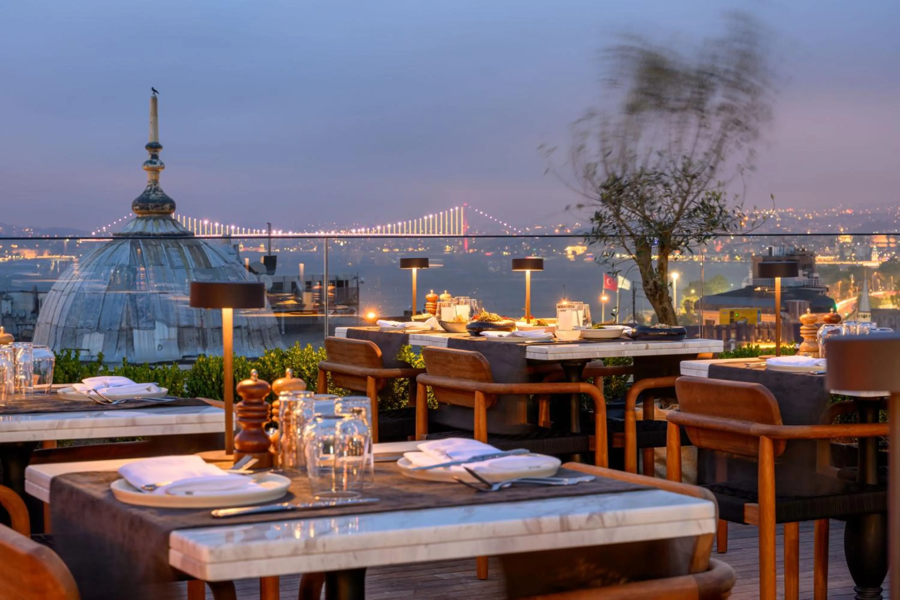 Restaurant/places to eat in Orient Occident Hotel Istanbul, Autograph Collection