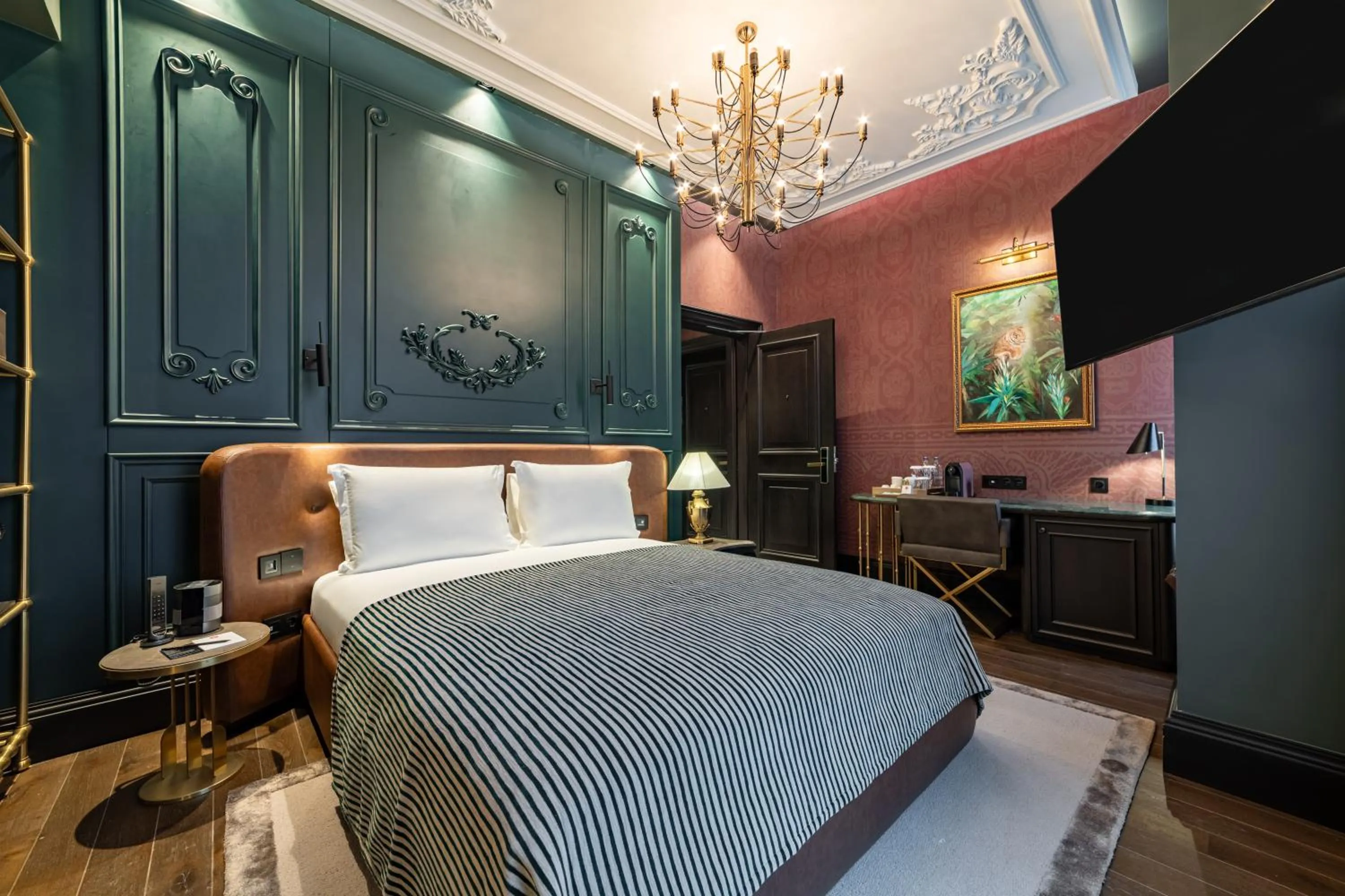 Bedroom, Bed in Orient Occident Hotel Istanbul, Autograph Collection