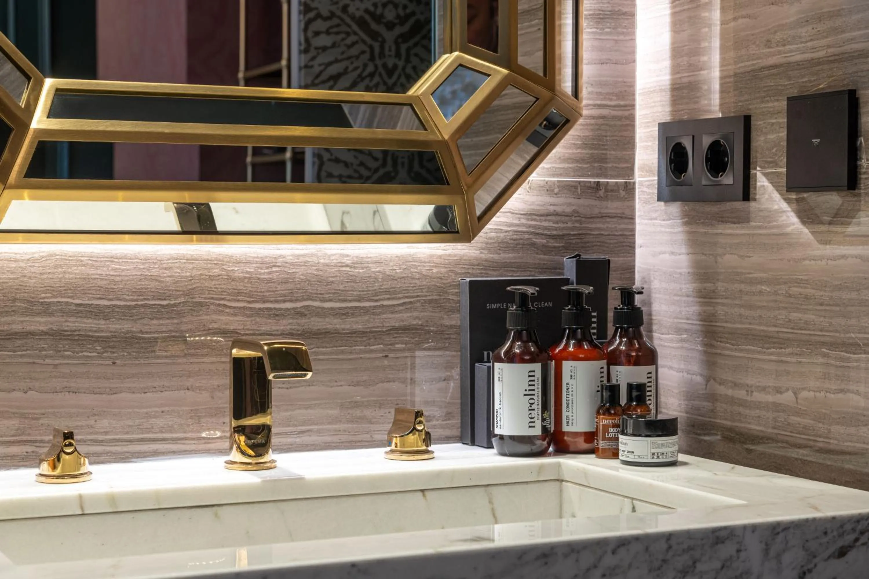 Bathroom in Orient Occident Hotel Istanbul, Autograph Collection