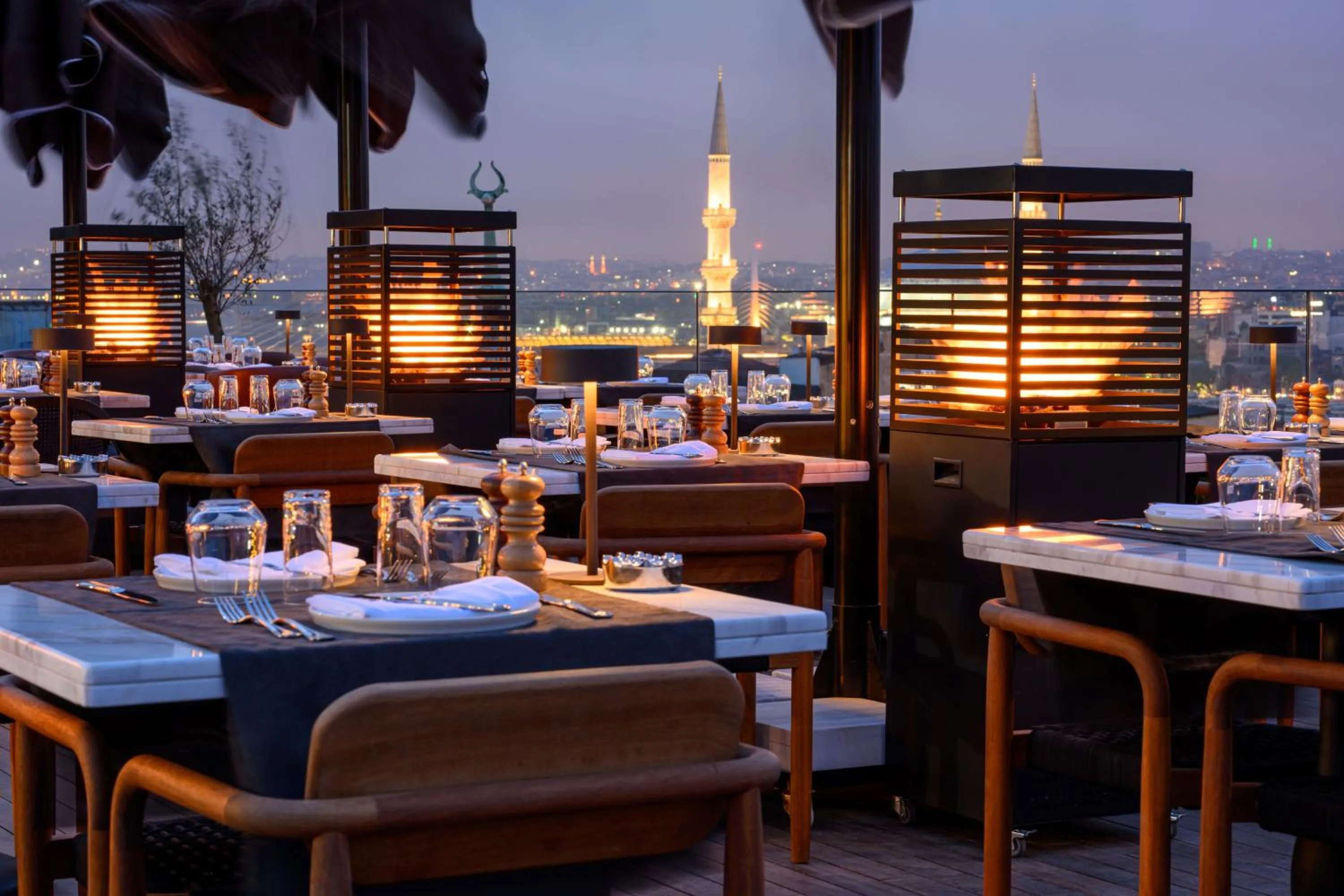 Restaurant/places to eat in Orient Occident Hotel Istanbul, Autograph Collection