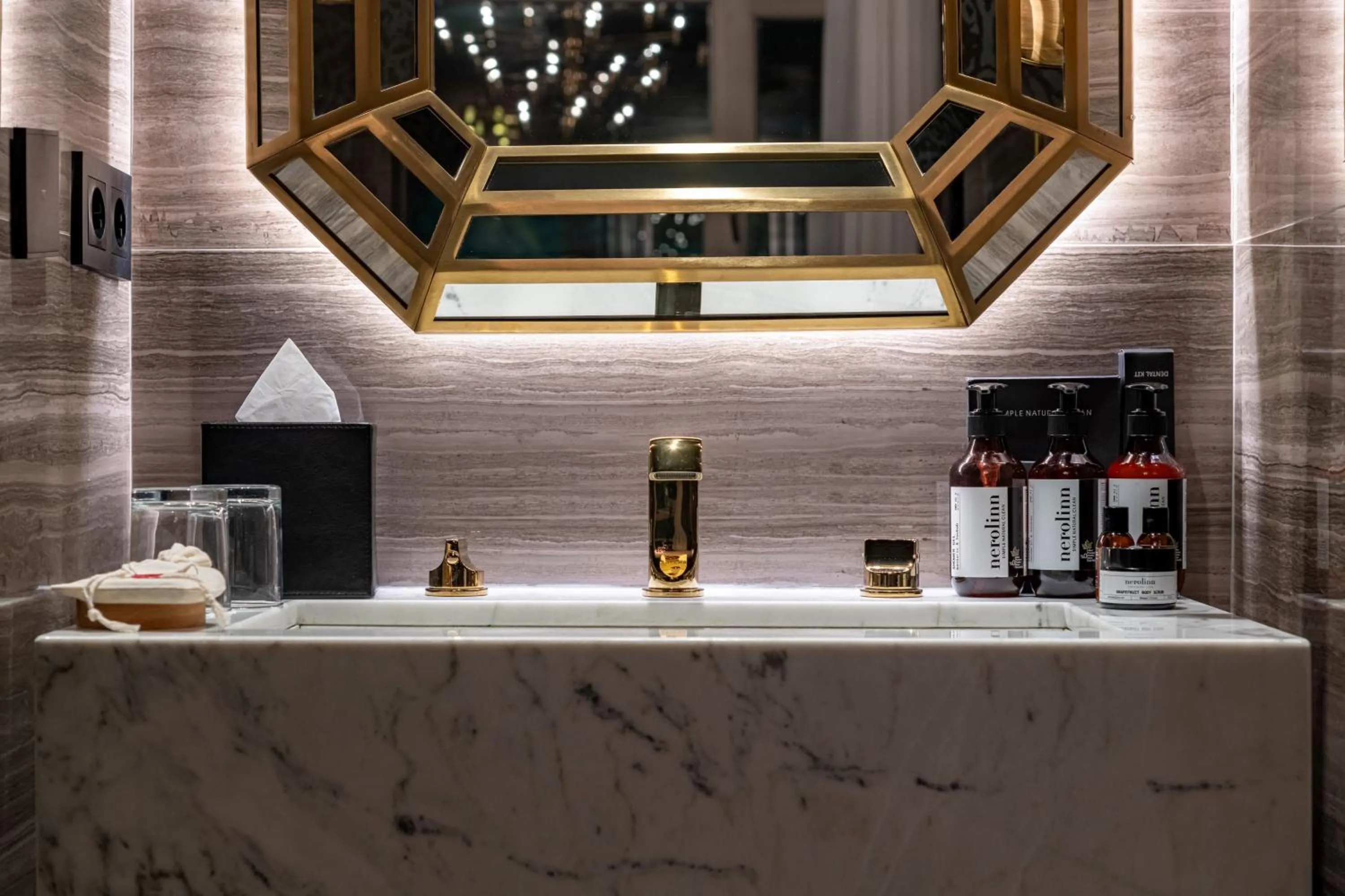 Bathroom in Orient Occident Hotel Istanbul, Autograph Collection