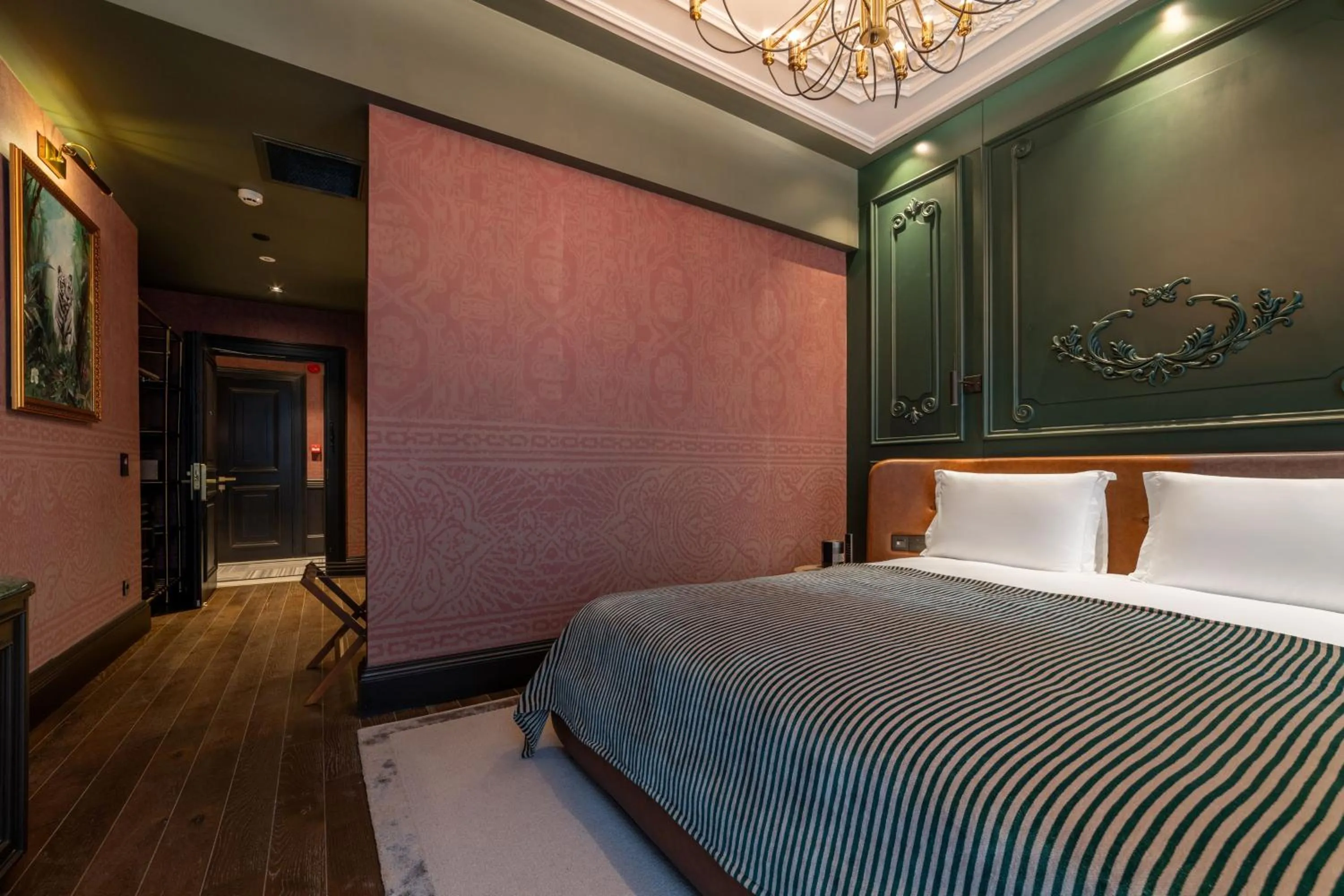 Bedroom, Bed in Orient Occident Hotel Istanbul, Autograph Collection