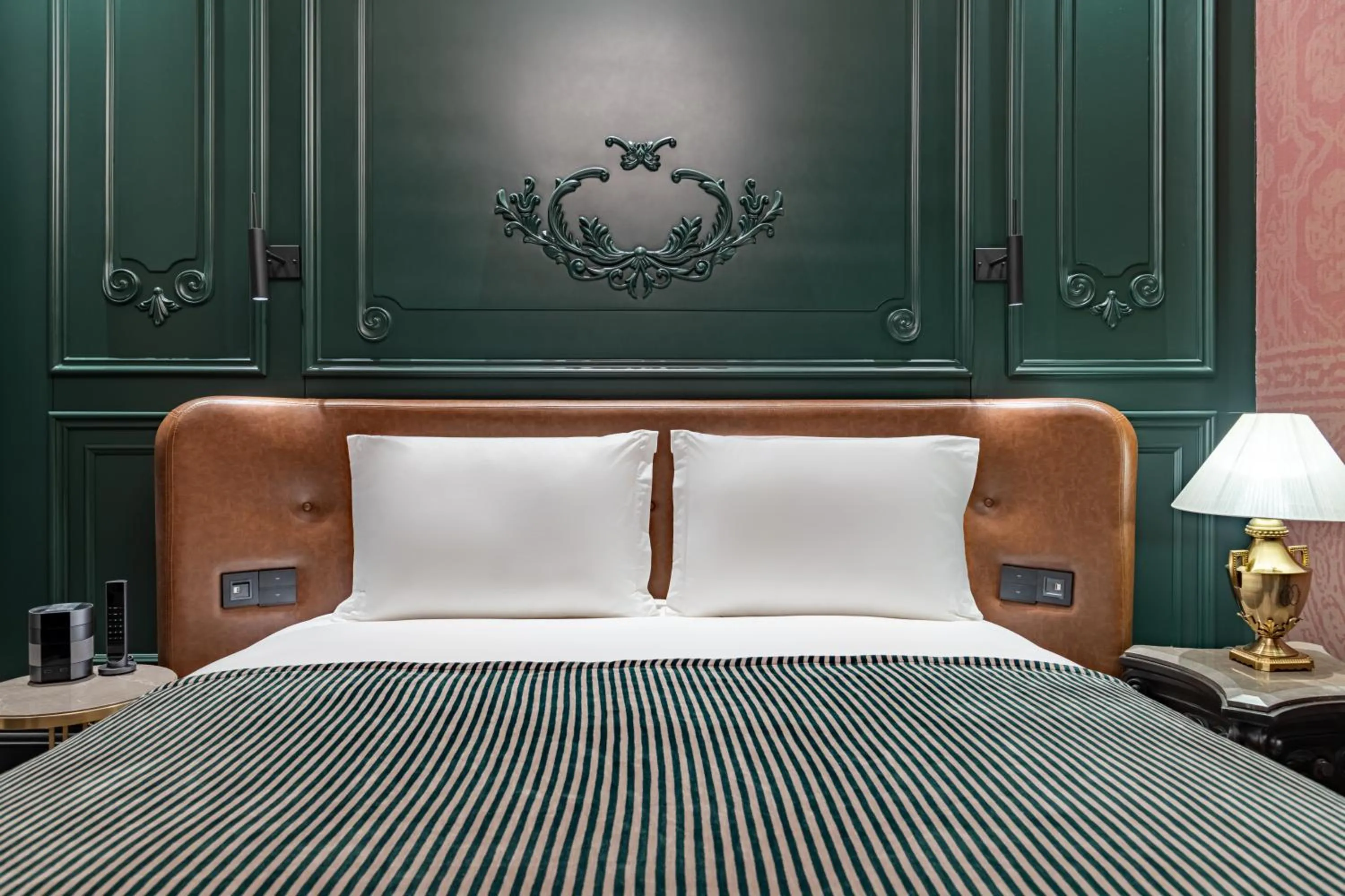 Bedroom, Bed in Orient Occident Hotel Istanbul, Autograph Collection