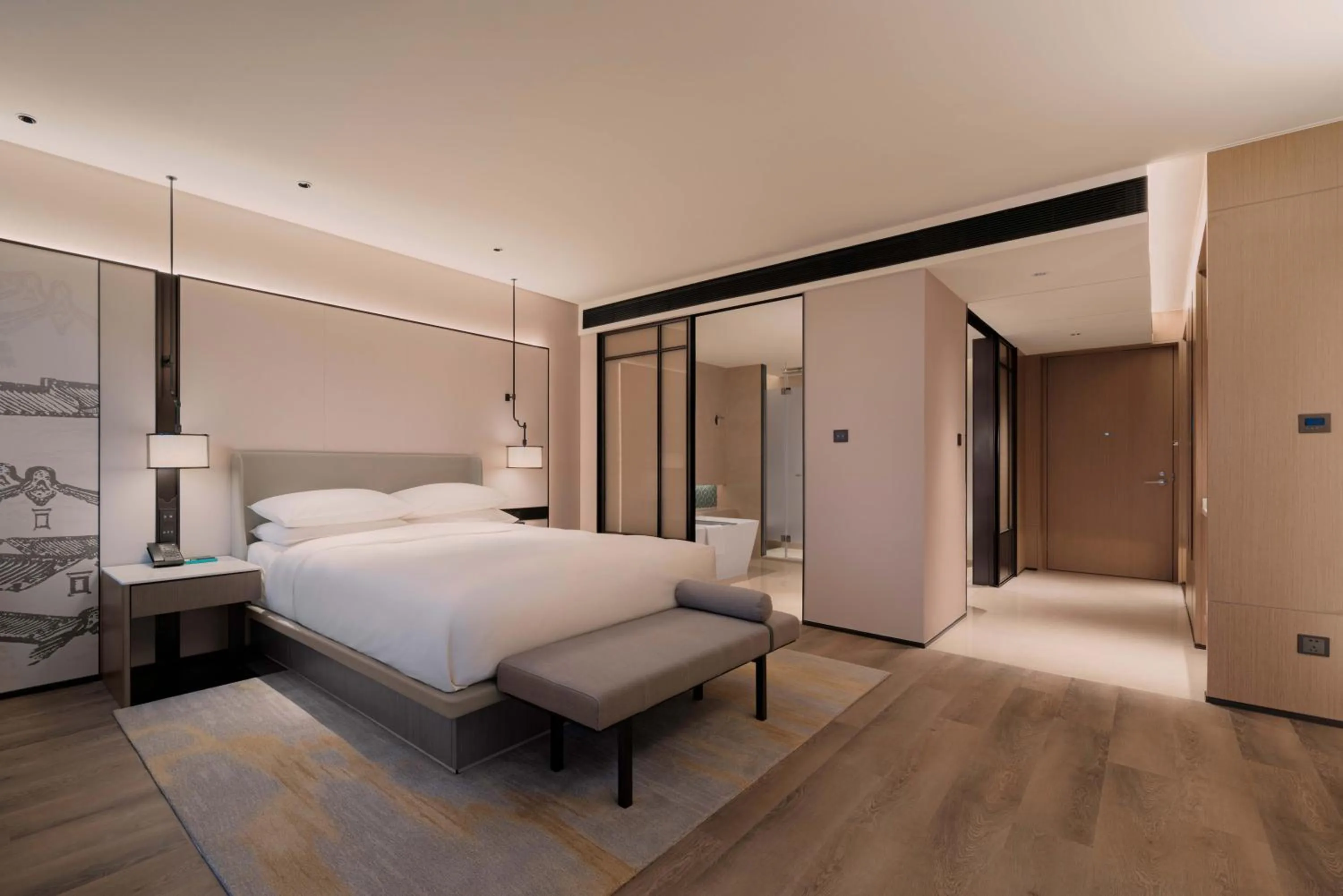 Photo of the whole room, Bed in Shantou Marriott Hotel