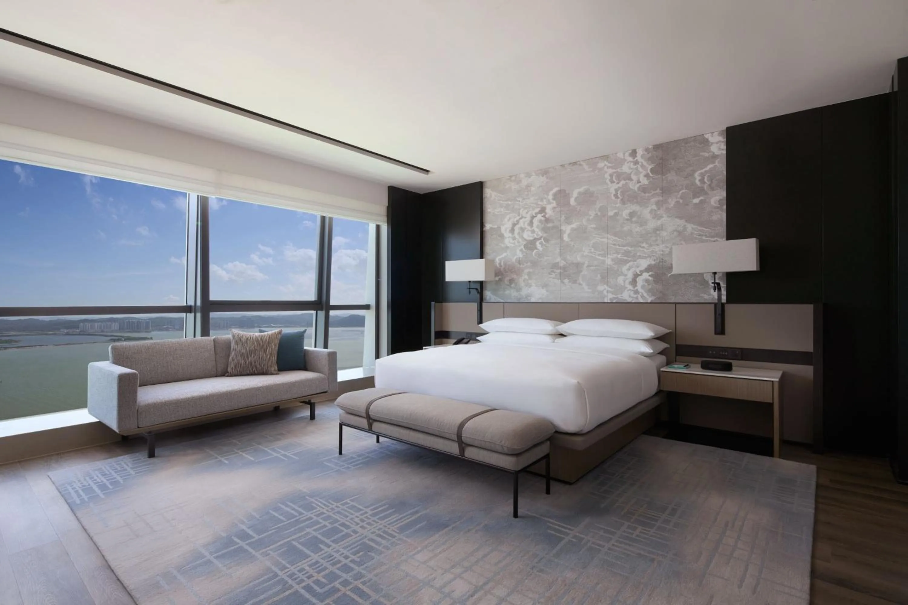 Bedroom, Bed in Shantou Marriott Hotel