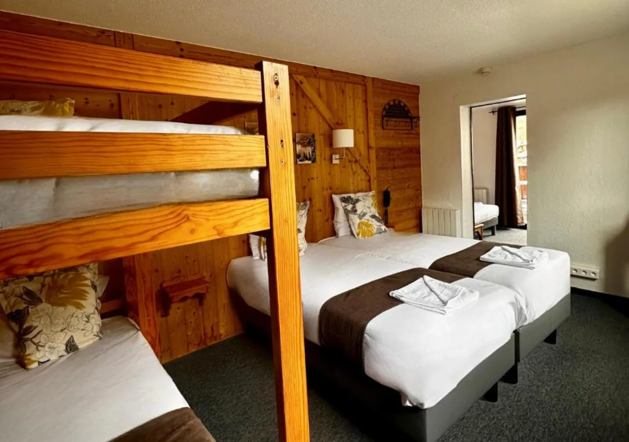 Bed in Hôtel & Spa Les Carrettes