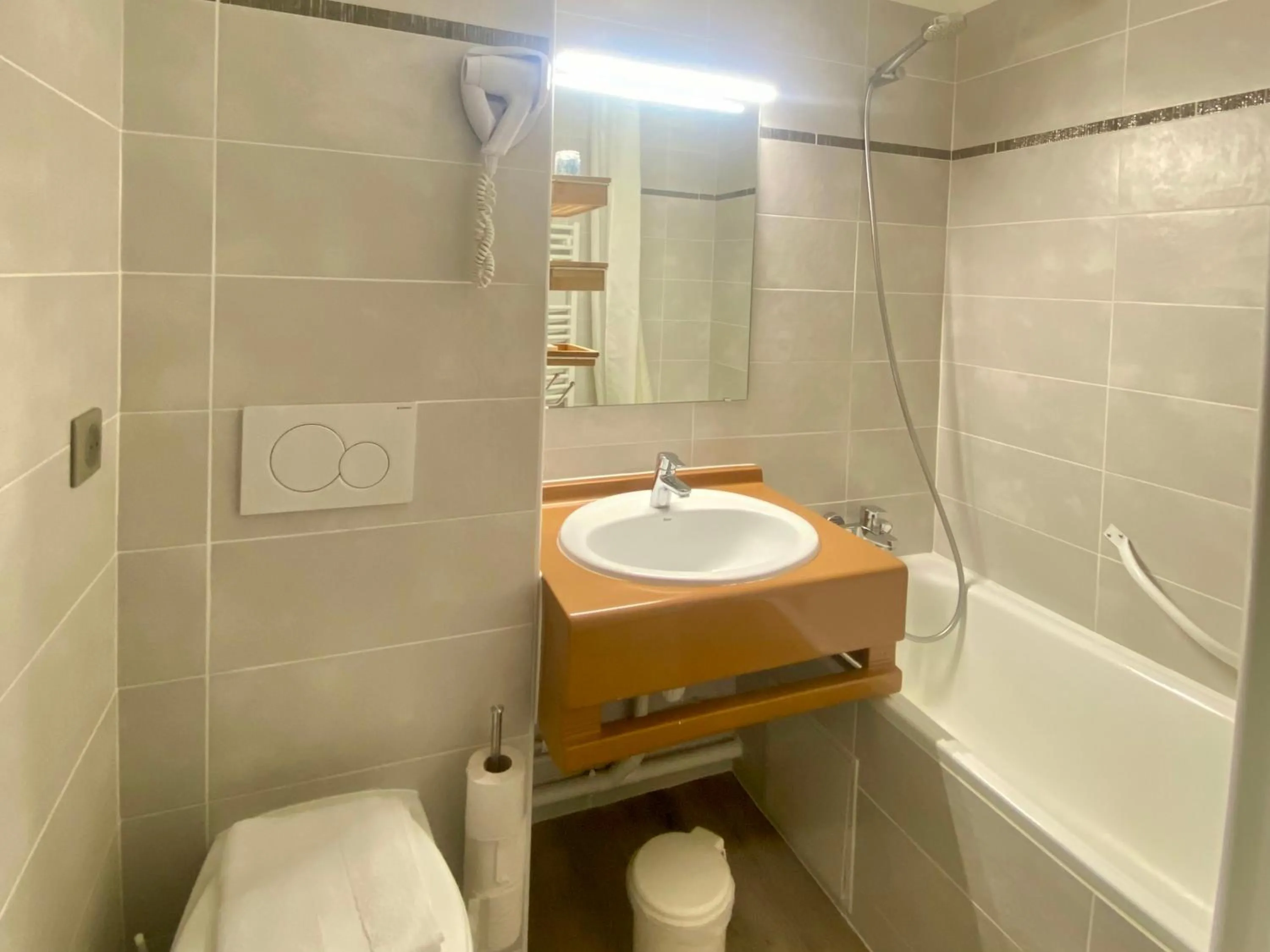 Bathroom in Hôtel & Spa Les Carrettes