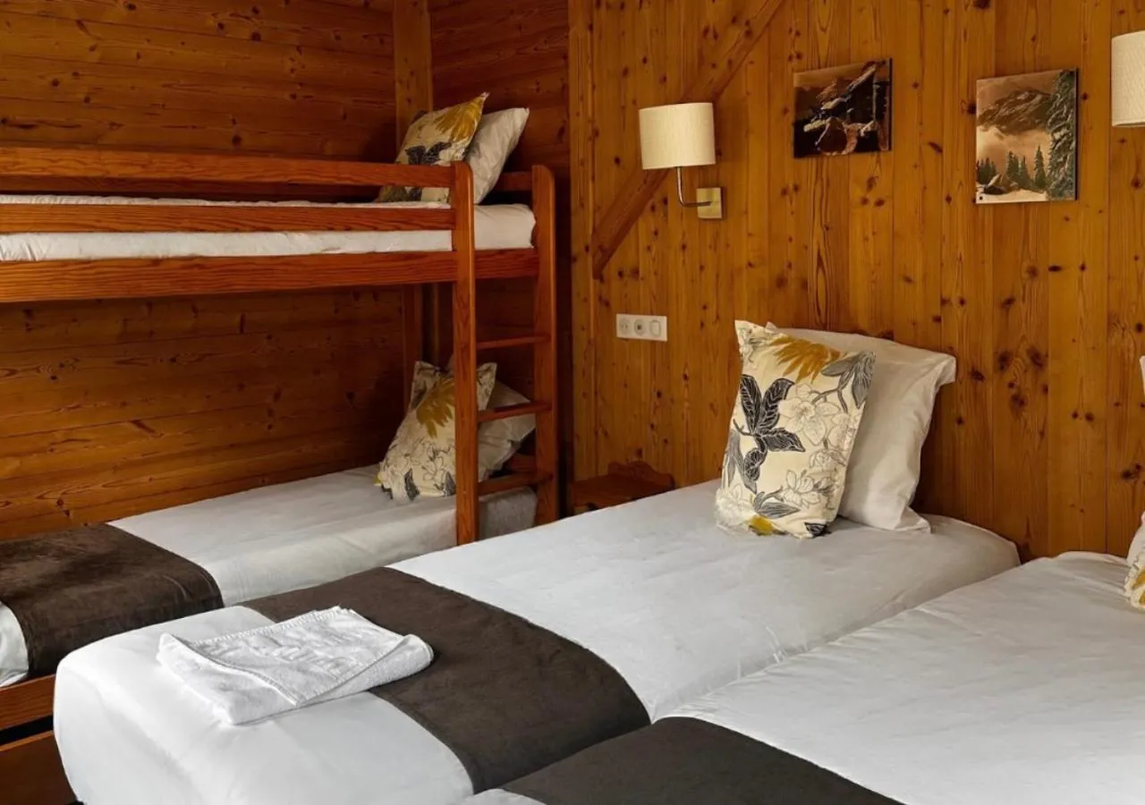 Bed in Hôtel & Spa Les Carrettes