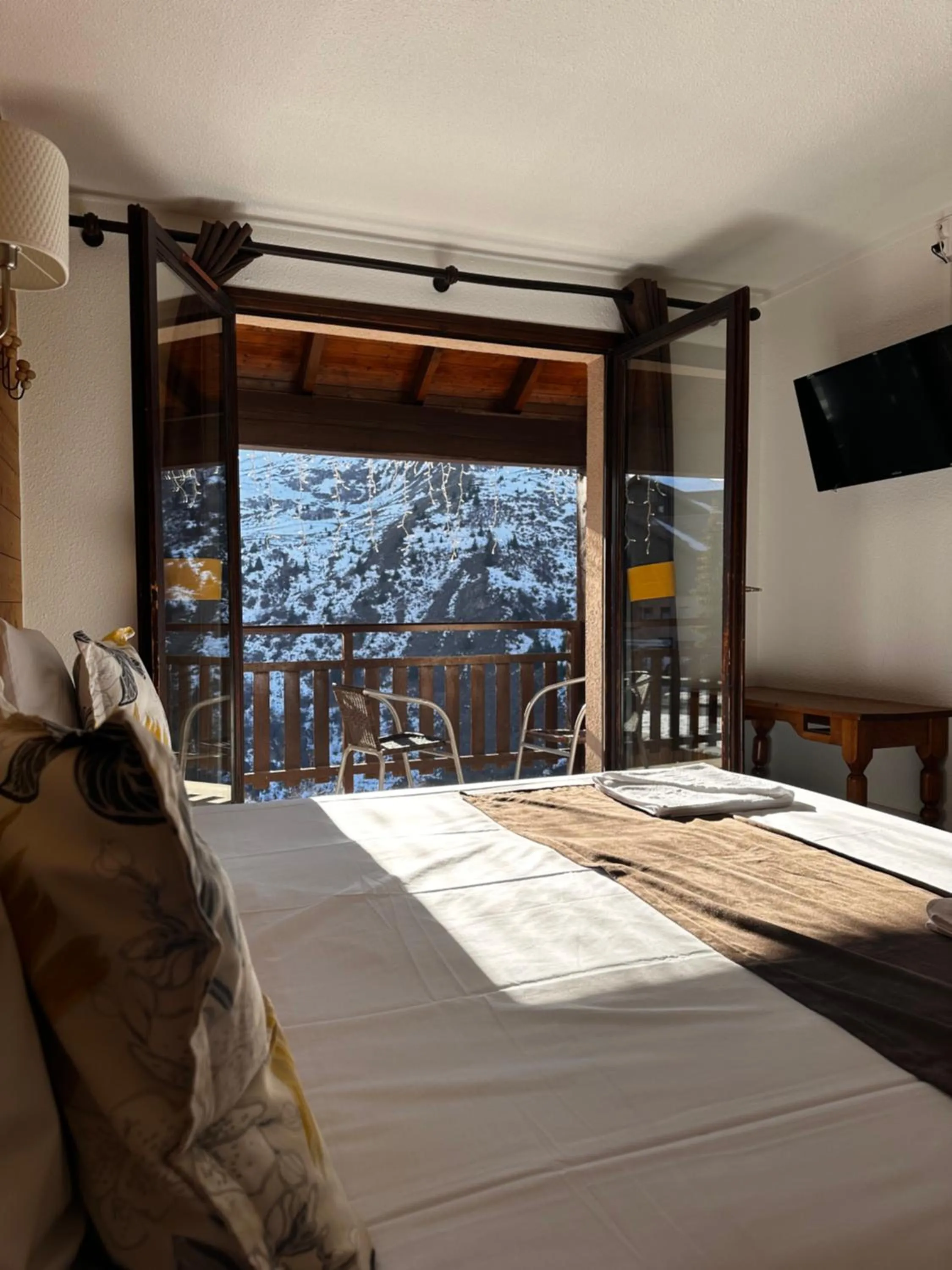 Bed in Hôtel & Spa Les Carrettes