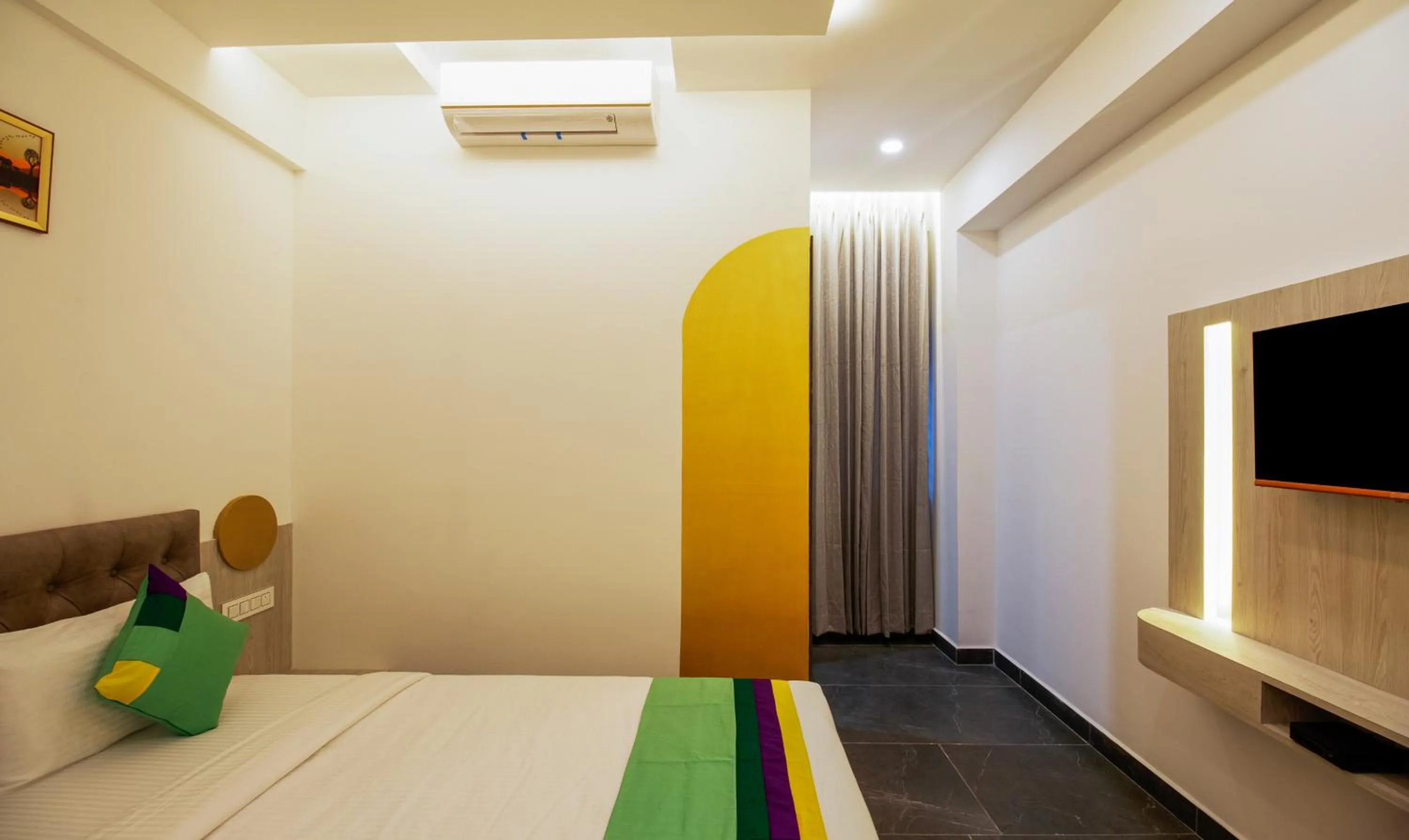 Bedroom, Bed in Itsy Hotels Silver Keys