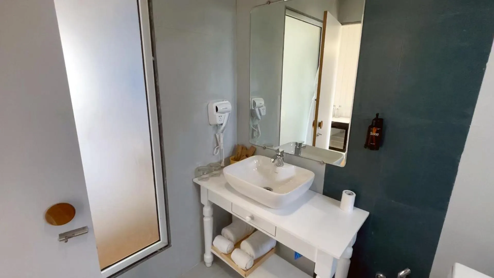 Bed in Praveg Beach Resort Diu, Chakratirth Beach