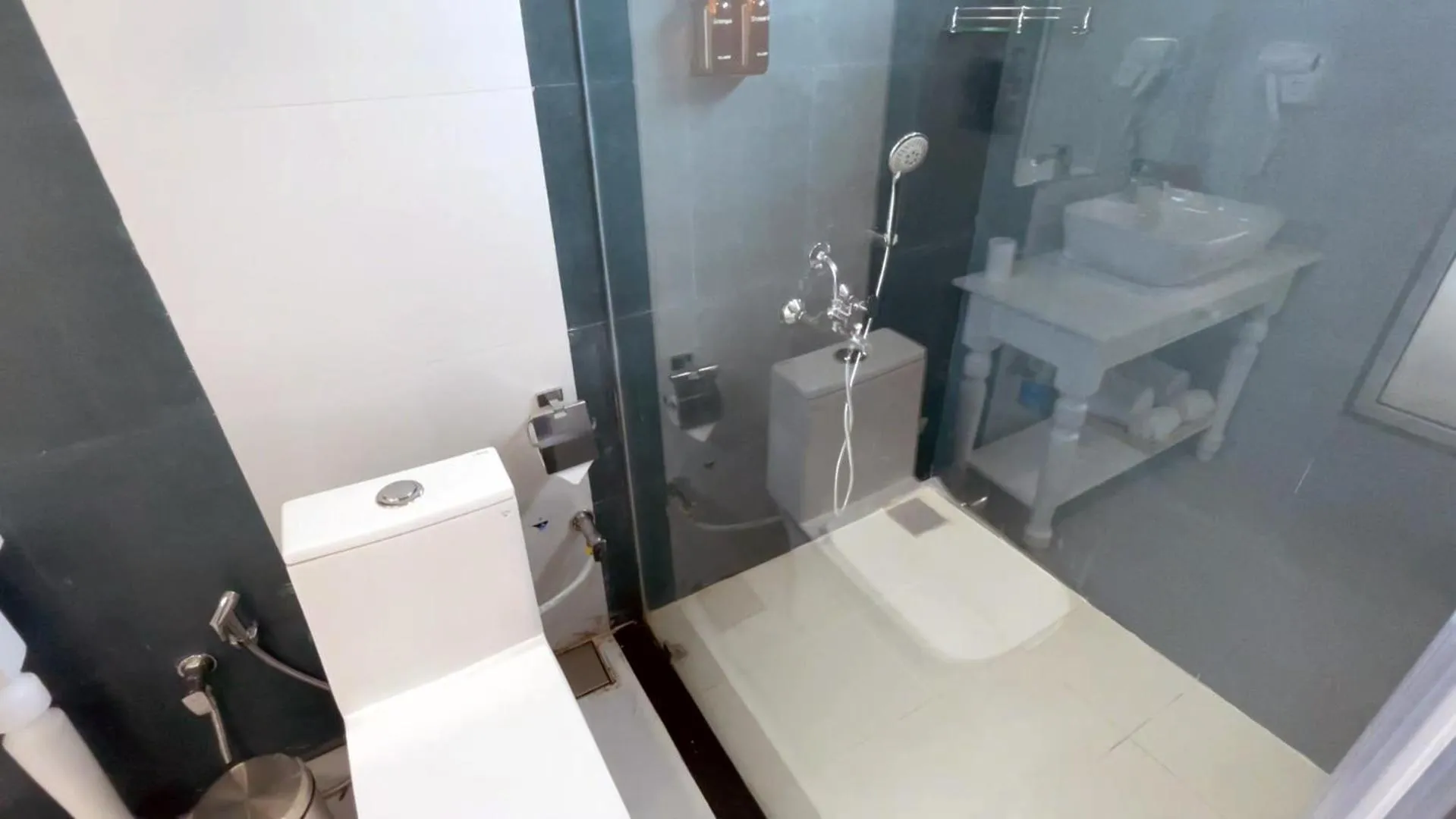 Praveg Beach Resort Diu, Chakratirth Beach