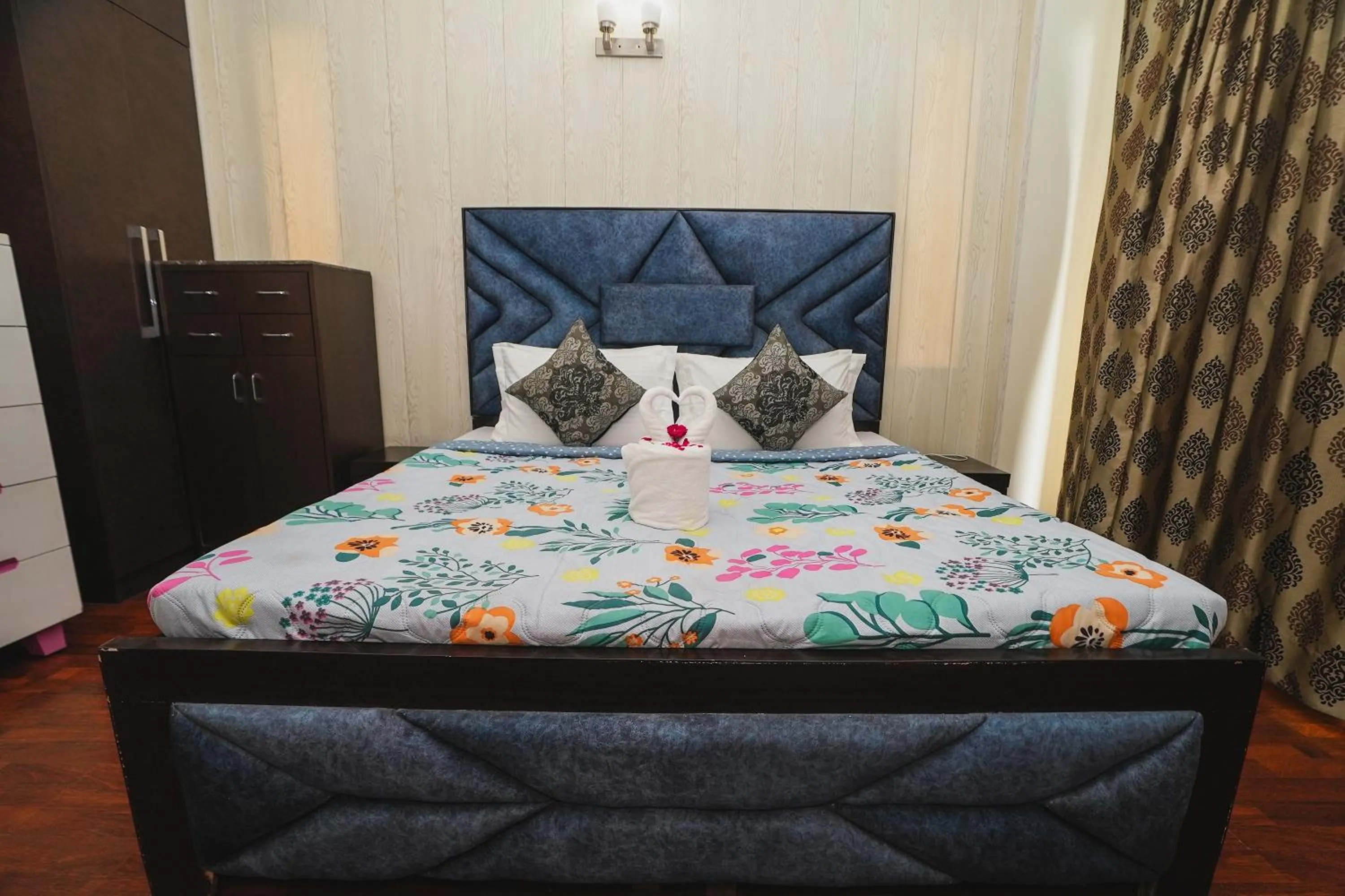 Bed in Mintstar Apartment and Suites, Chittaranjan Park