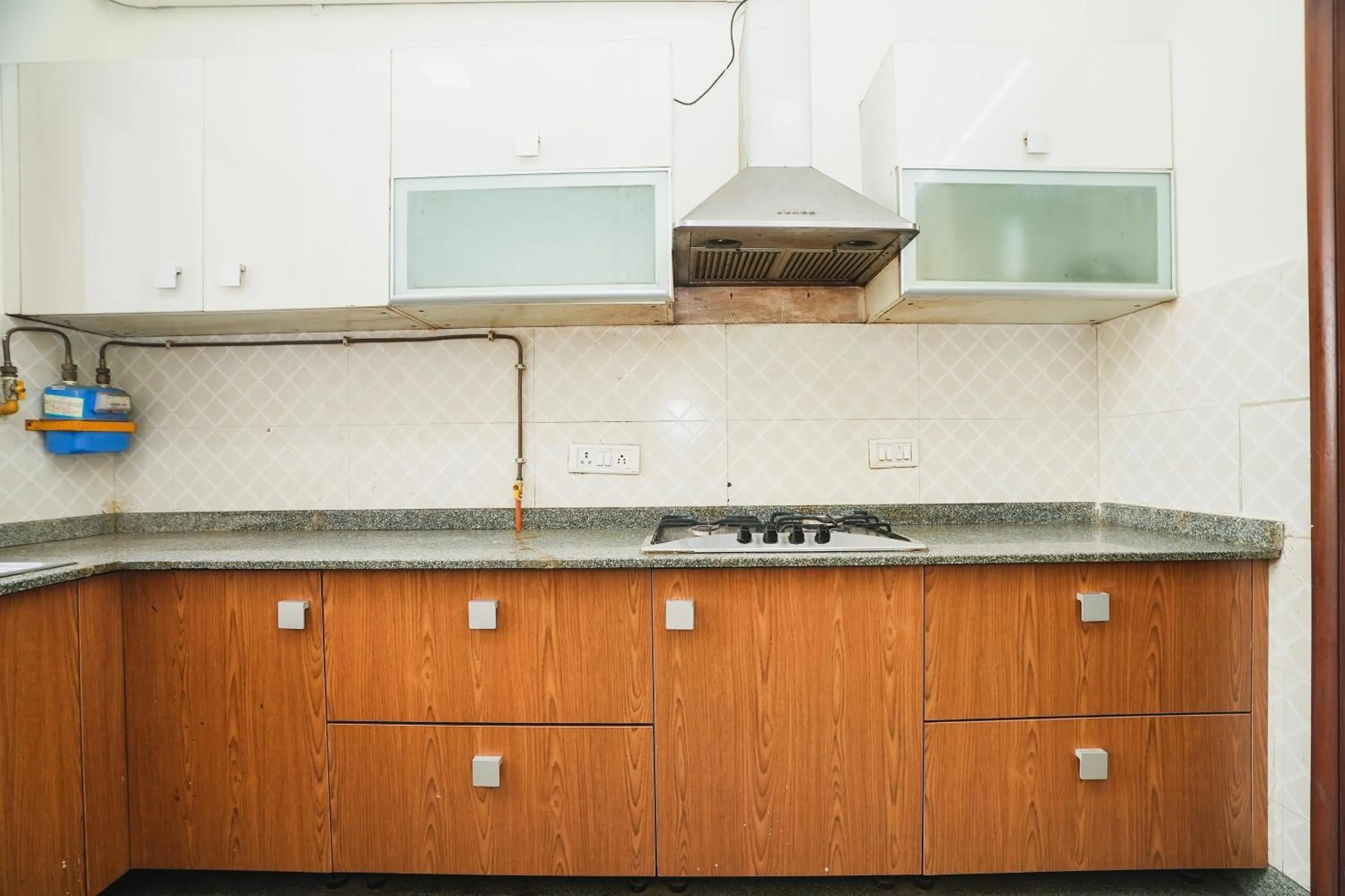 Kitchen or kitchenette in Mintstar Apartment and Suites, Chittaranjan Park