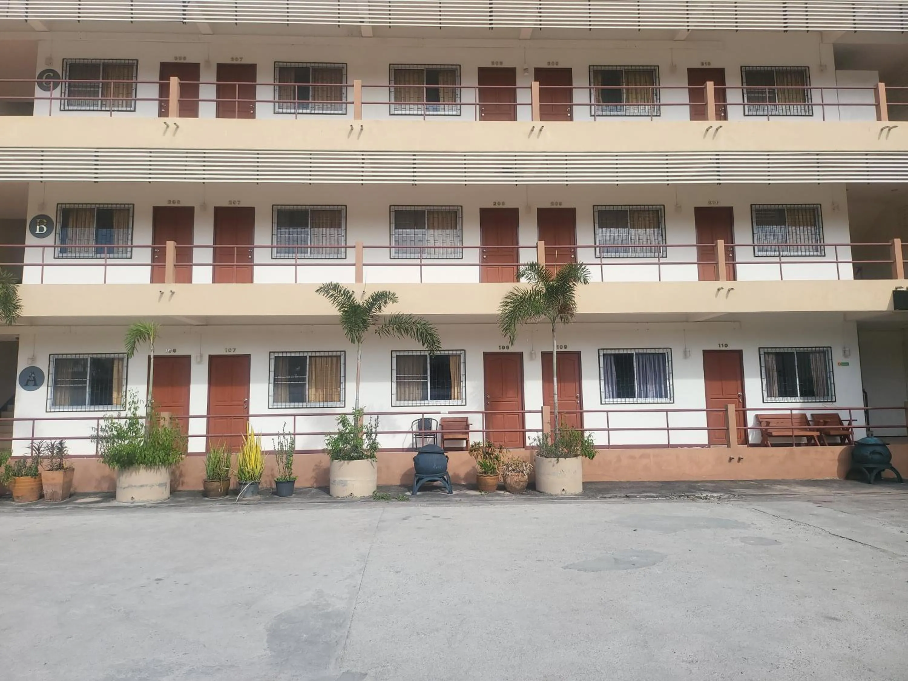 EKALUK PLACE INN