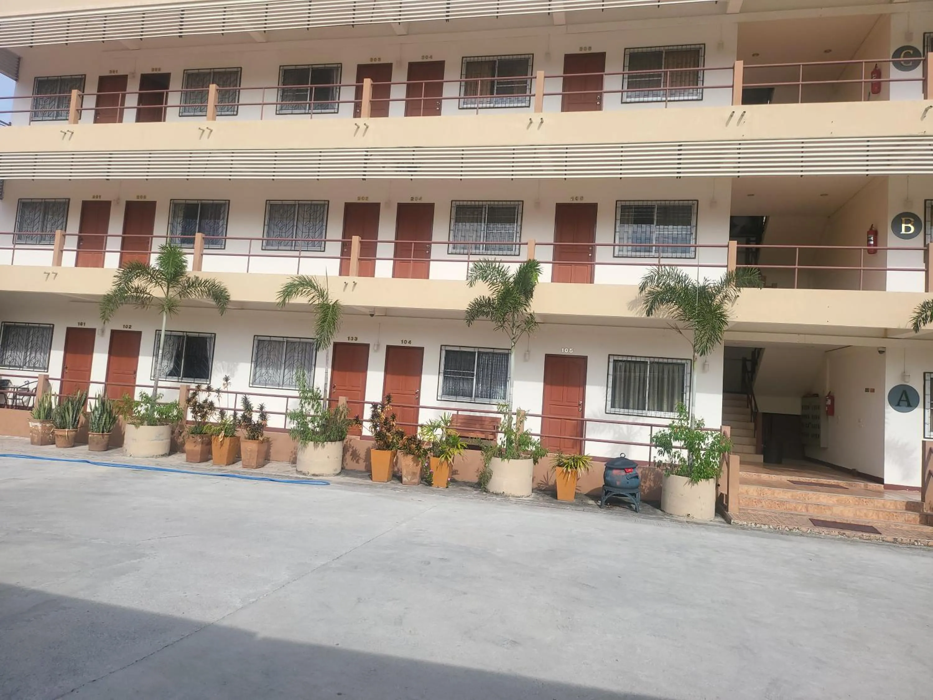 EKALUK PLACE INN