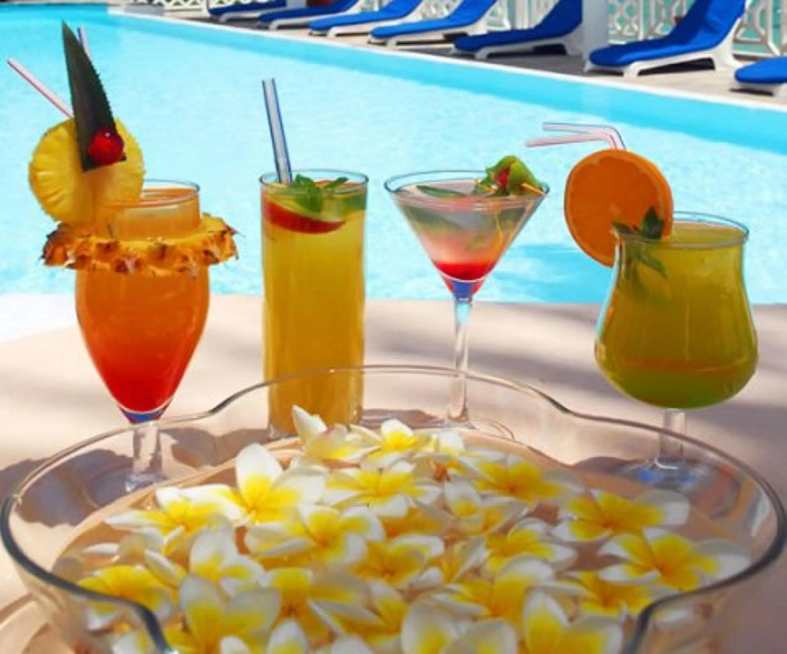 Swimming pool in Gold Beach Resort