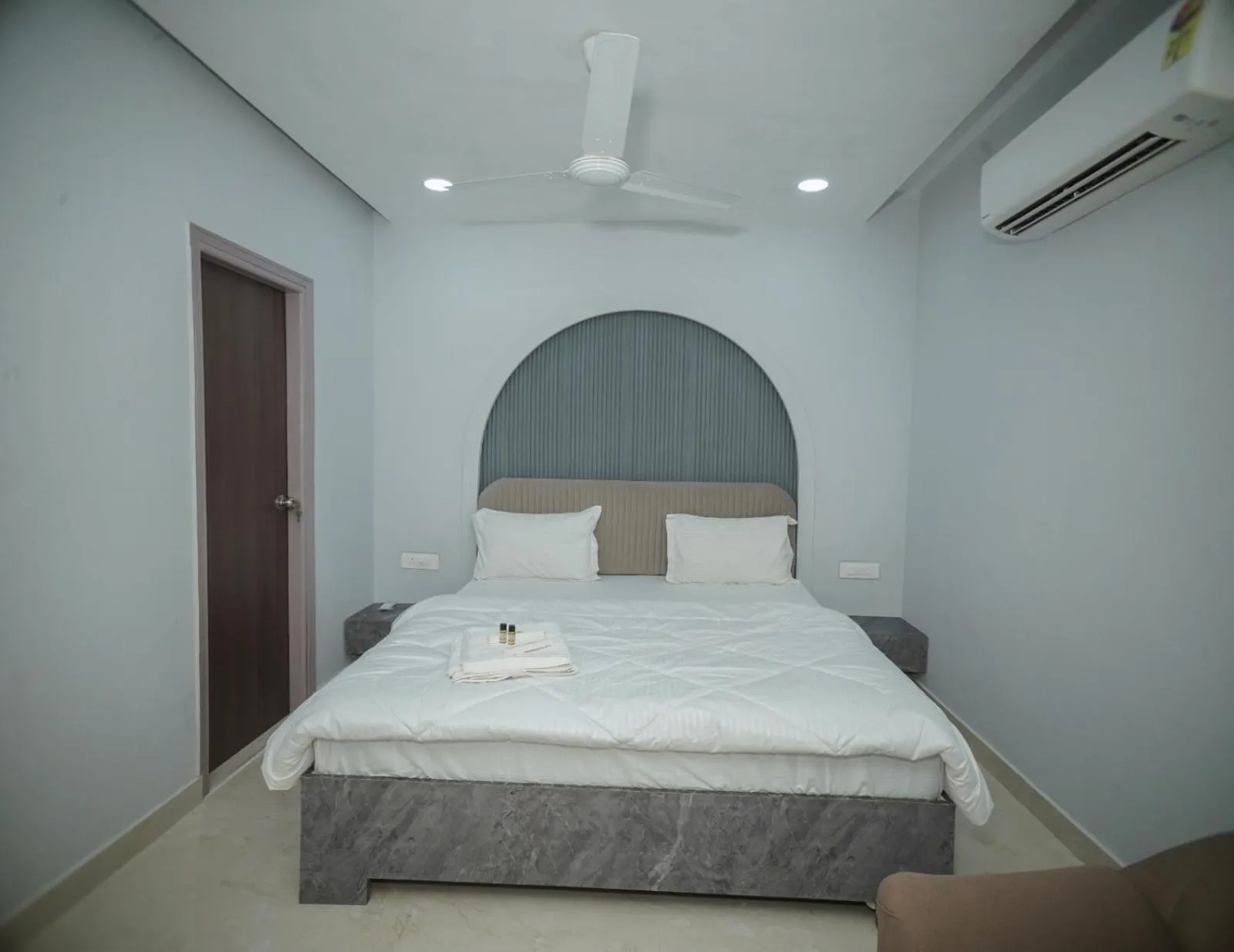 Bed in HOTEL LIME WOOD