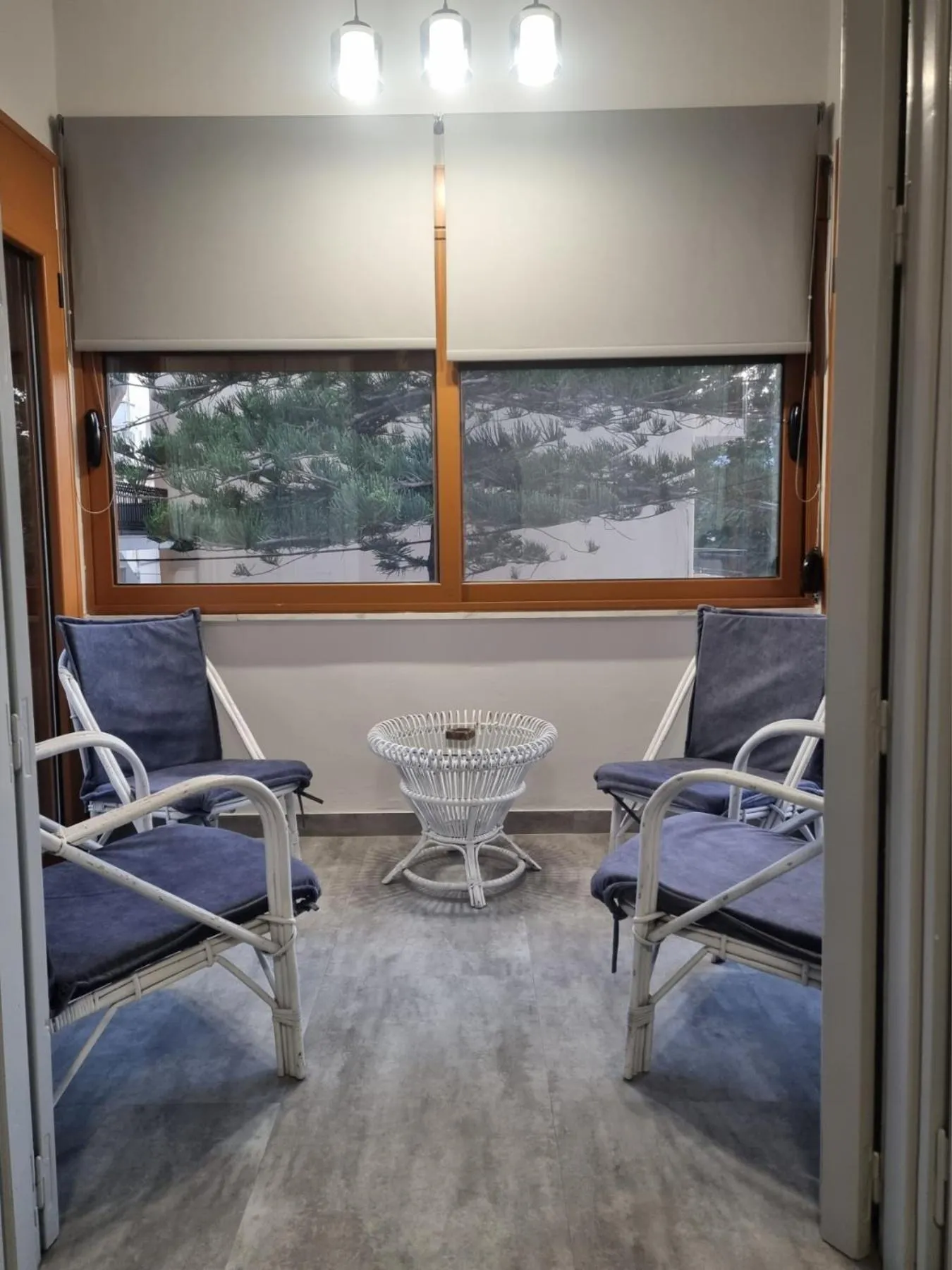 Apartment with Balcony - single occupancy in Castle luxury home
