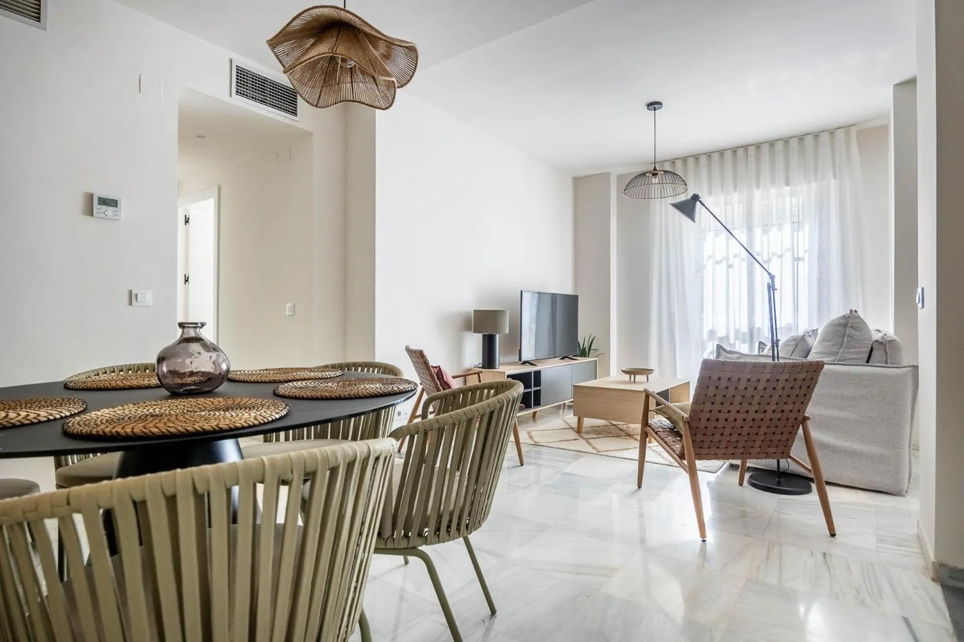 Photo of the whole room in Amplísimo apartamento de diseño nuevo en el corazón de Triana, Parking included