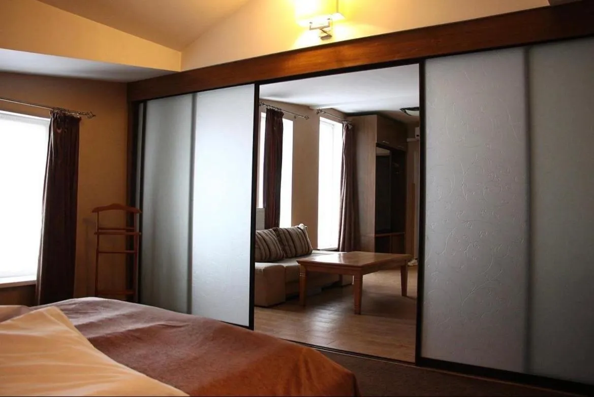 Living room, Bed in Pivdenna Brama