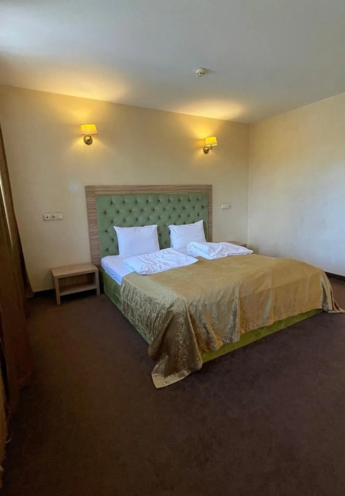 Bed in Pivdenna Brama