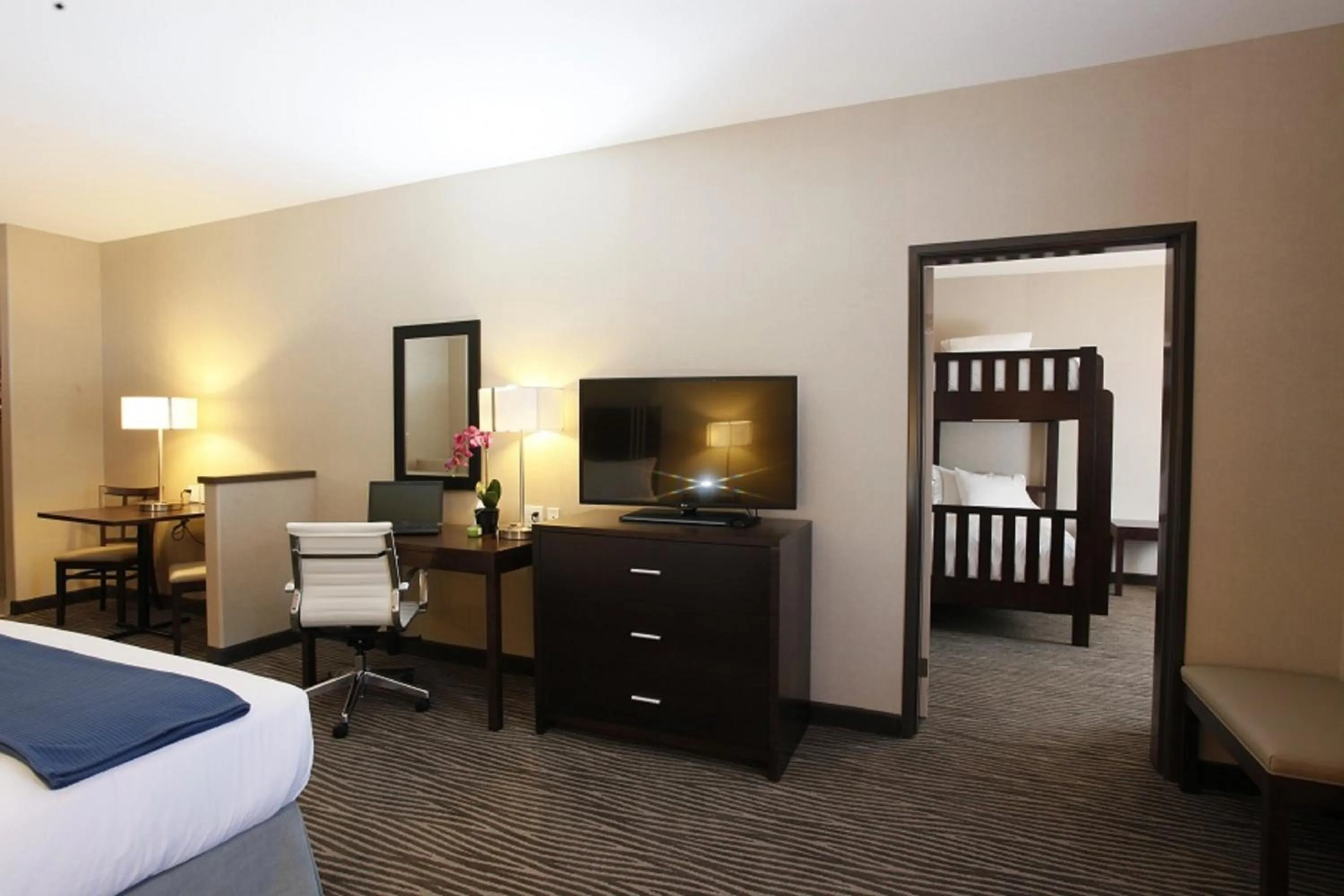 Photo of the whole room, Bed in Holiday Inn Express Fort St John by IHG